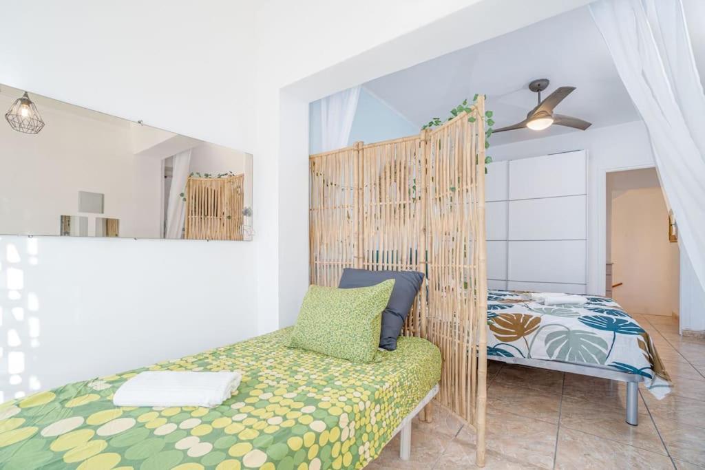 House Duplex In The With Barbaque & Two Terraces One With Views *