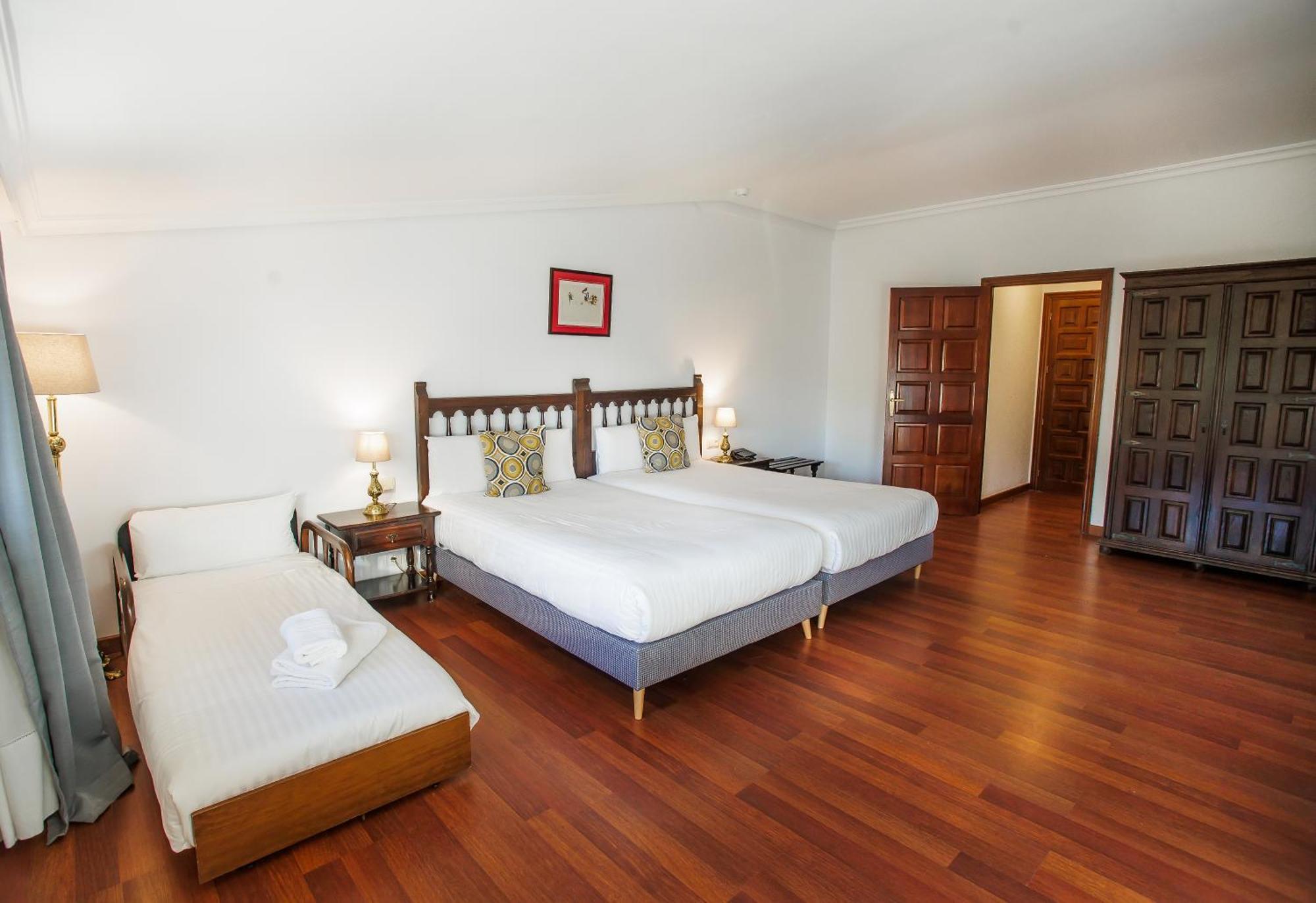 Hotel Conde Rodrigo Ii By Eme 4*