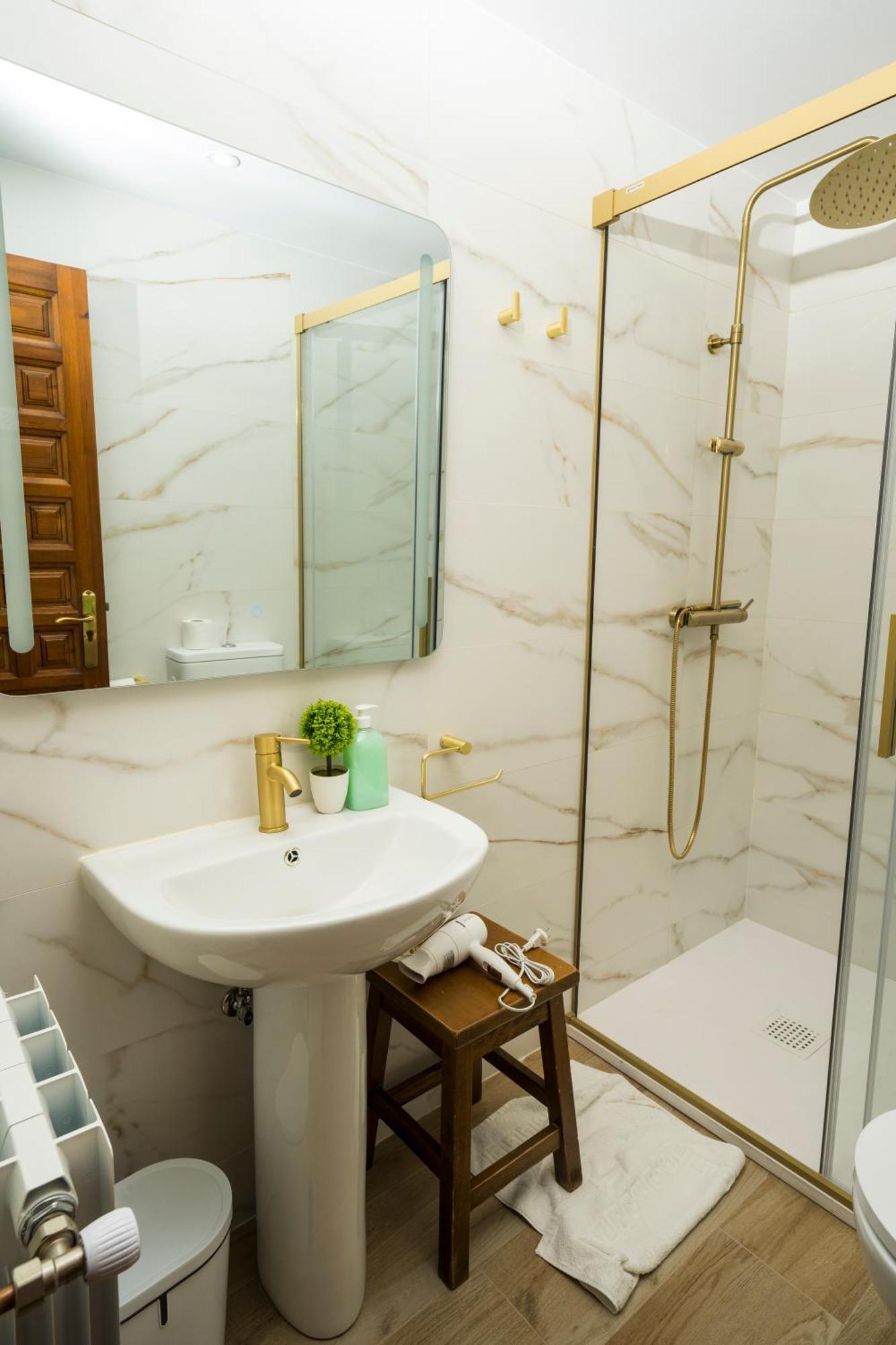 Paratene Ostatu Guest house Erandio