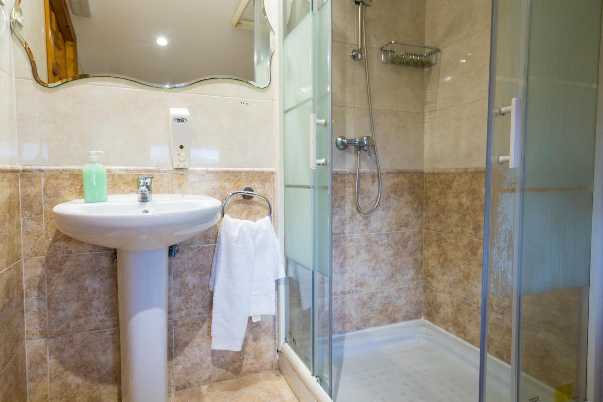 Guest house Paratene Ostatu