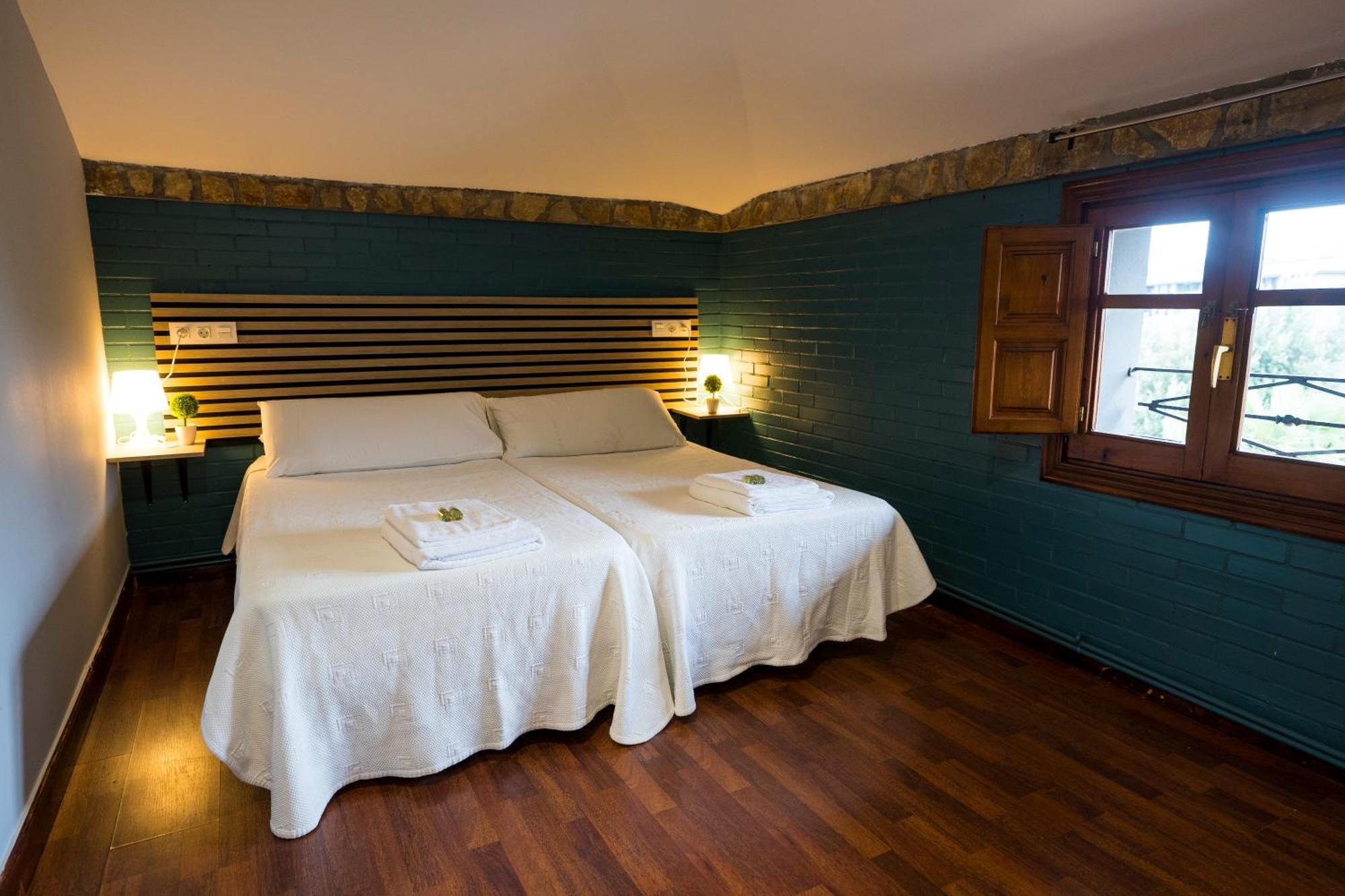 Paratene Ostatu Guest house *