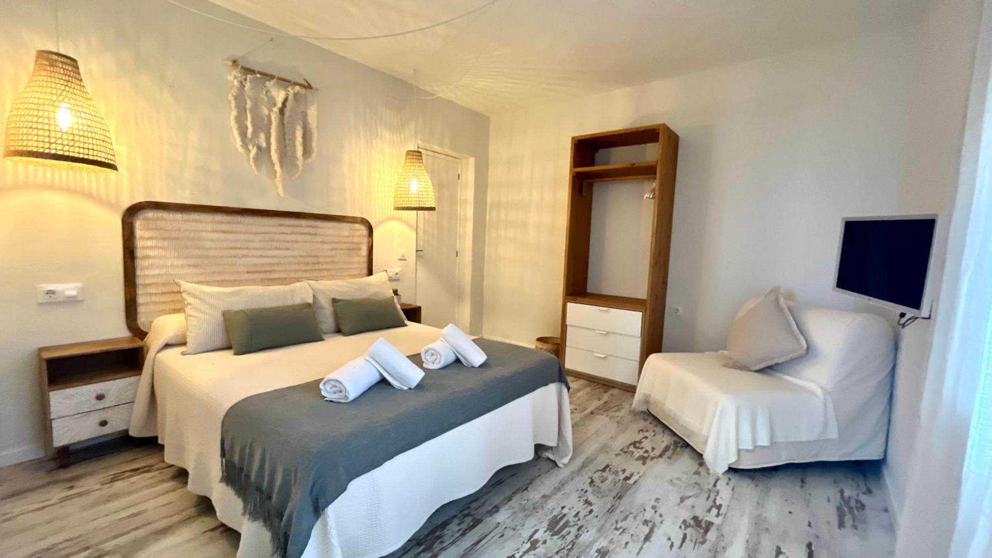 Zahora Beach Room *