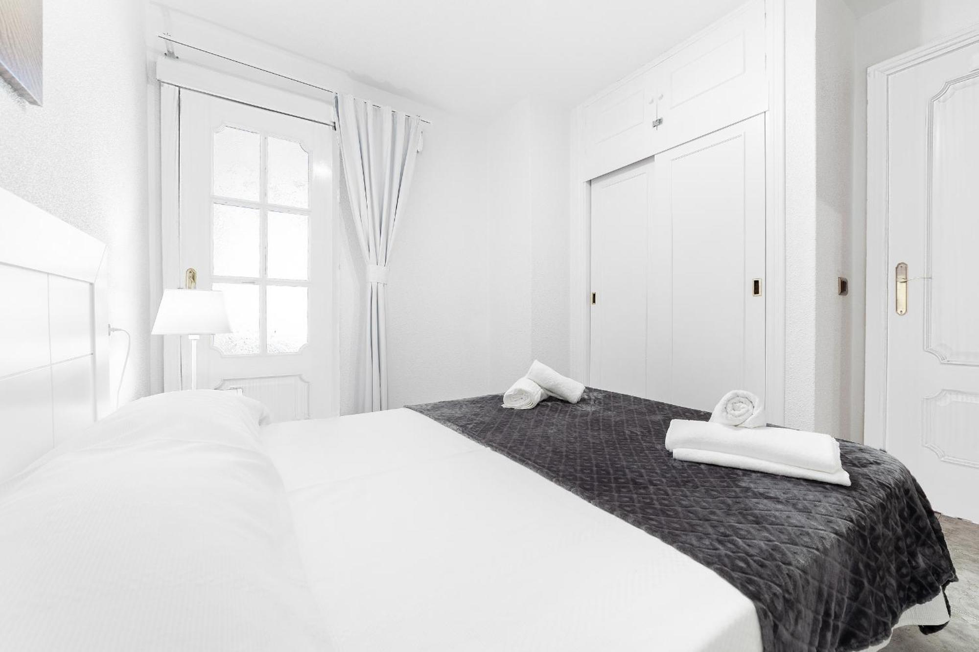 Luxury Primerisima Linea Playa Poniente Con 6,5 Mts De Vistas Frontales Al Mar Apartamento *