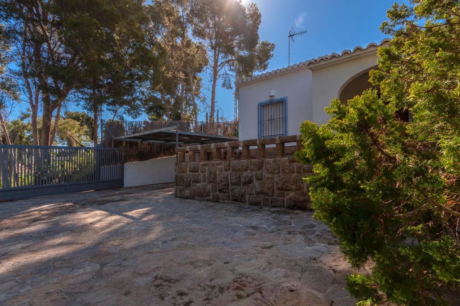 Villa Nomad *