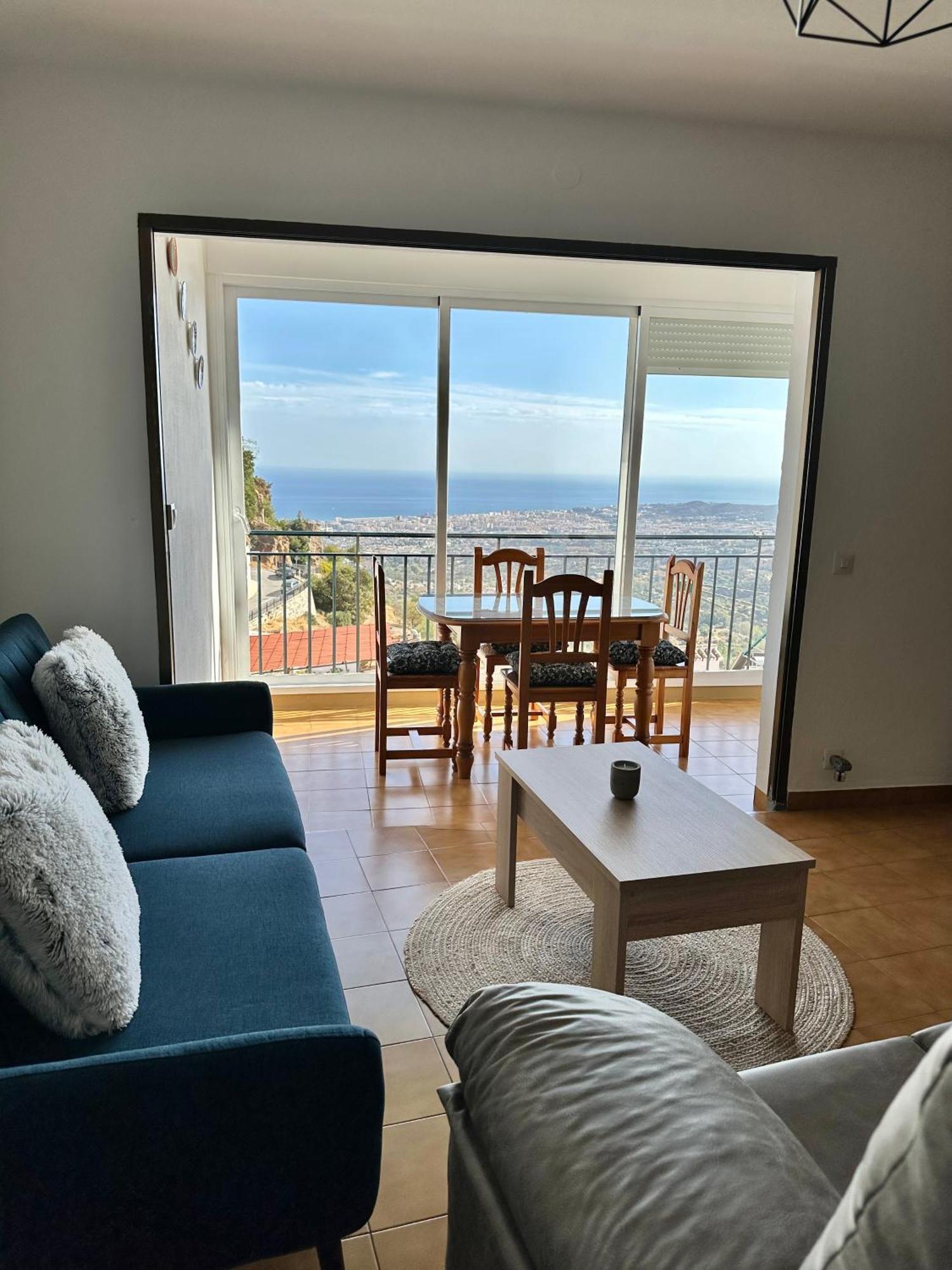 El Paraiso, En Pueblo Con Bonitas Vistas A La Costa Y Con Piscina Apartment Mijas