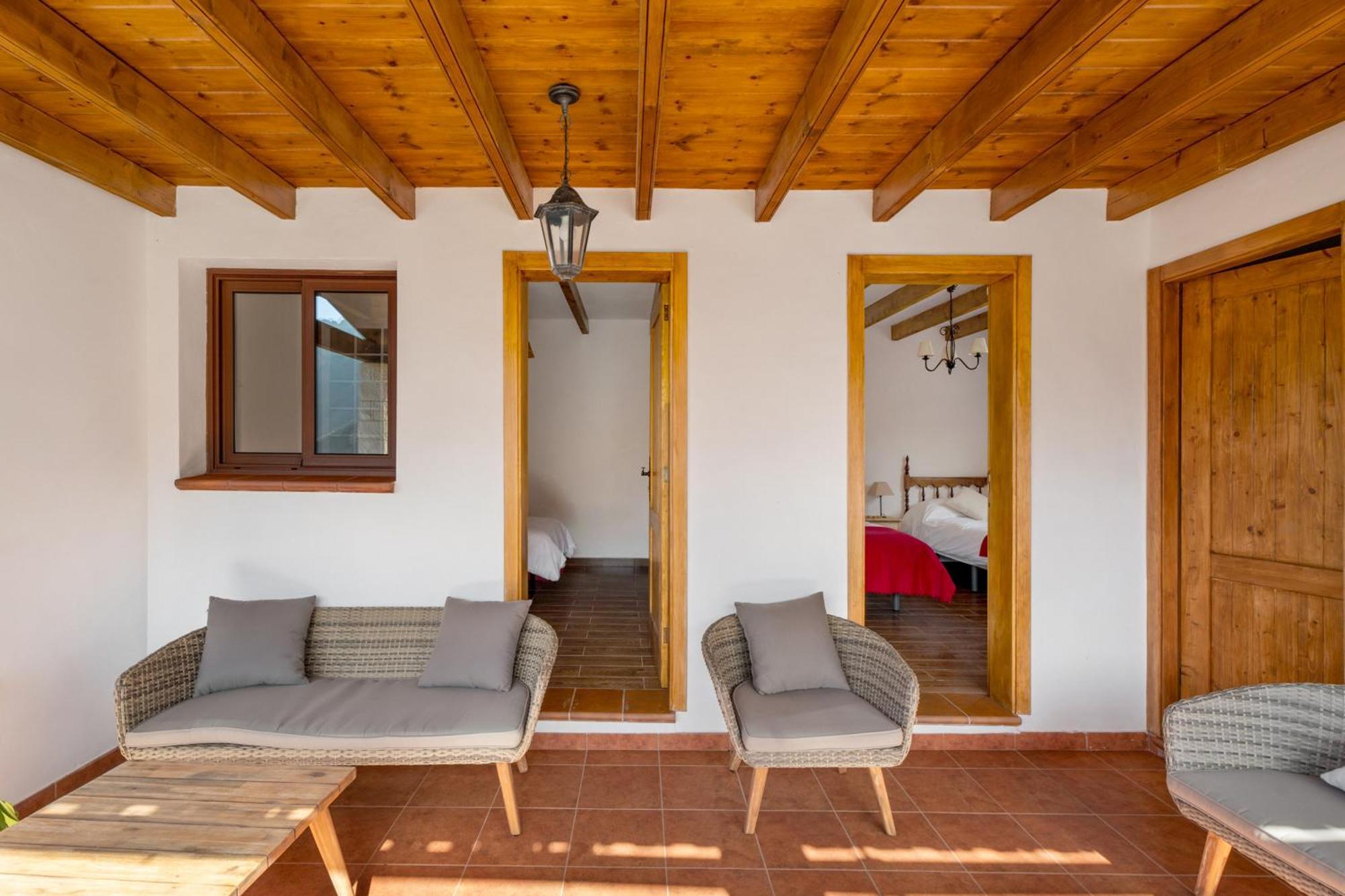 Amelia House Roque Negro