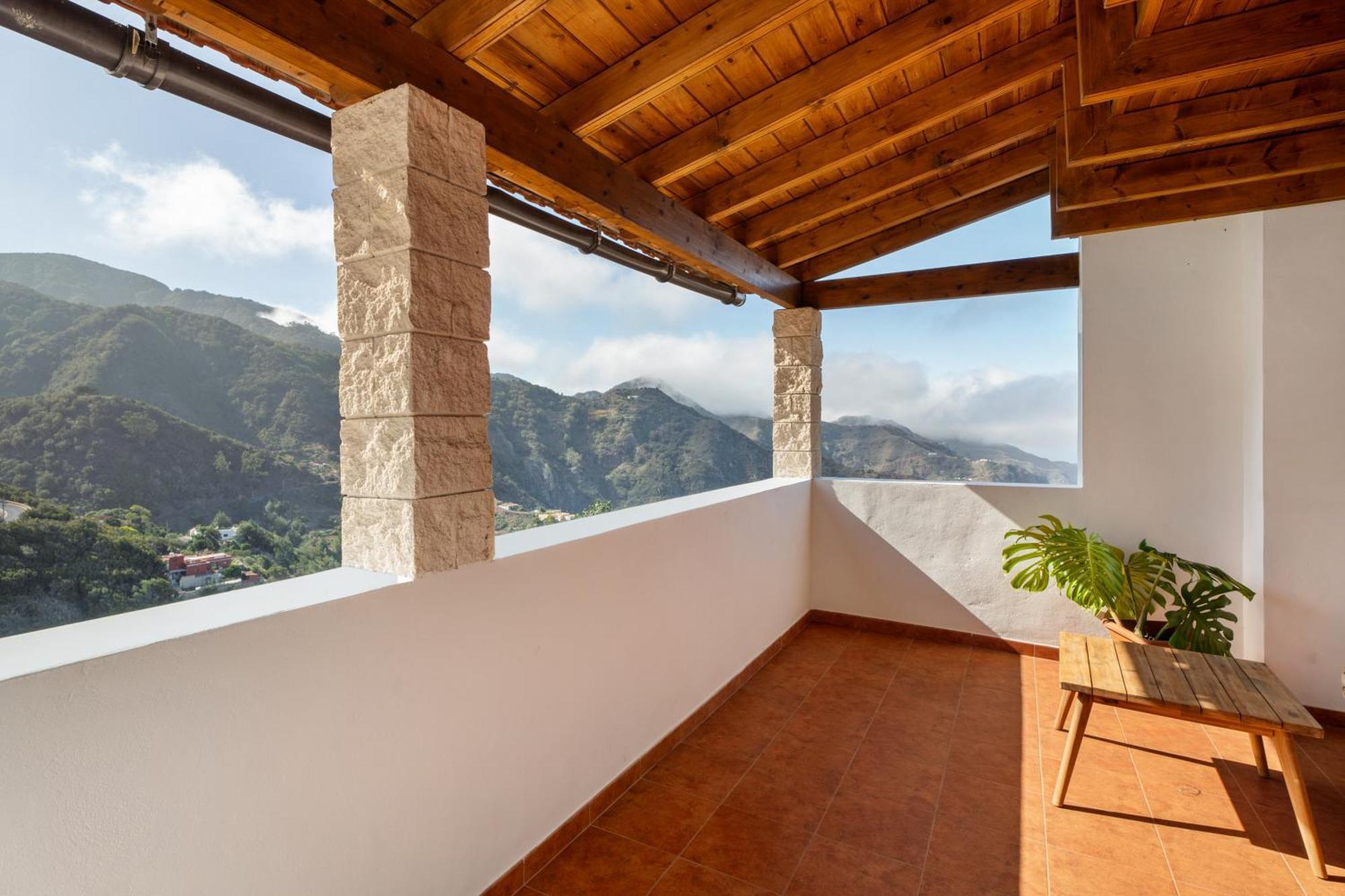 Amelia House Roque Negro