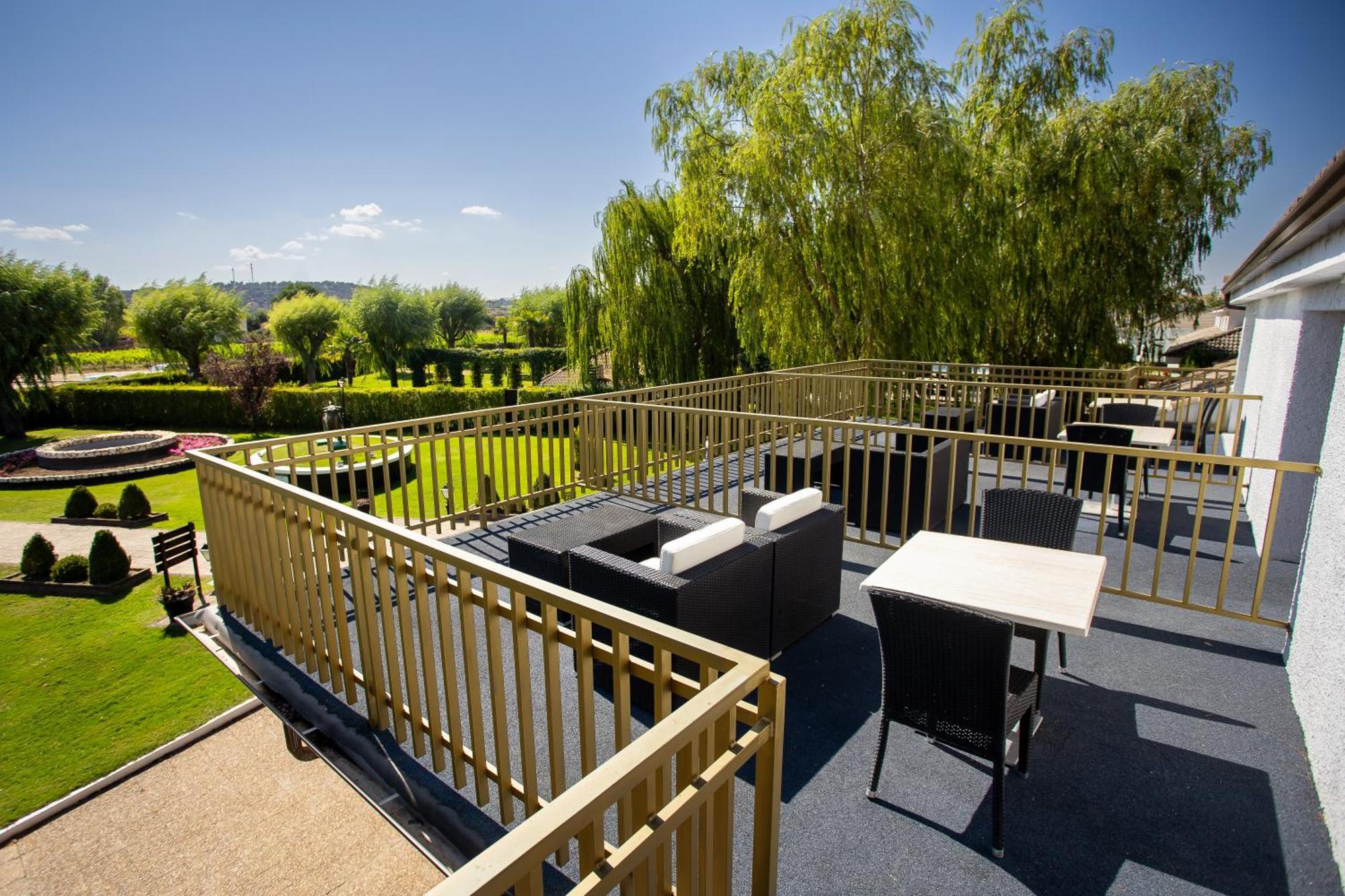Hotel Conde Rodrigo Ii By Eme 4*
