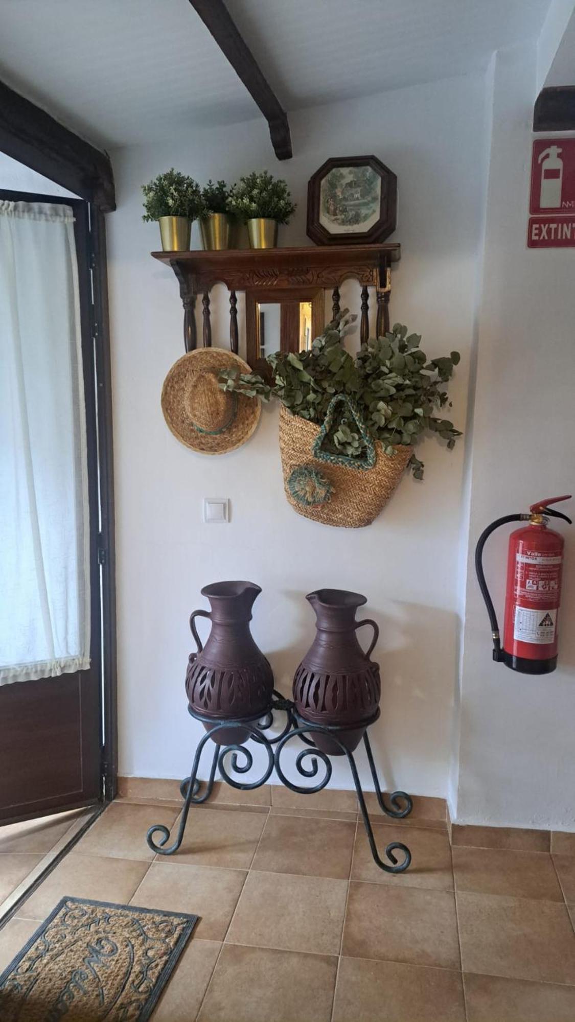Casa Rural En San Carlos Del Valle- Dona Gumersinda Holiday home *