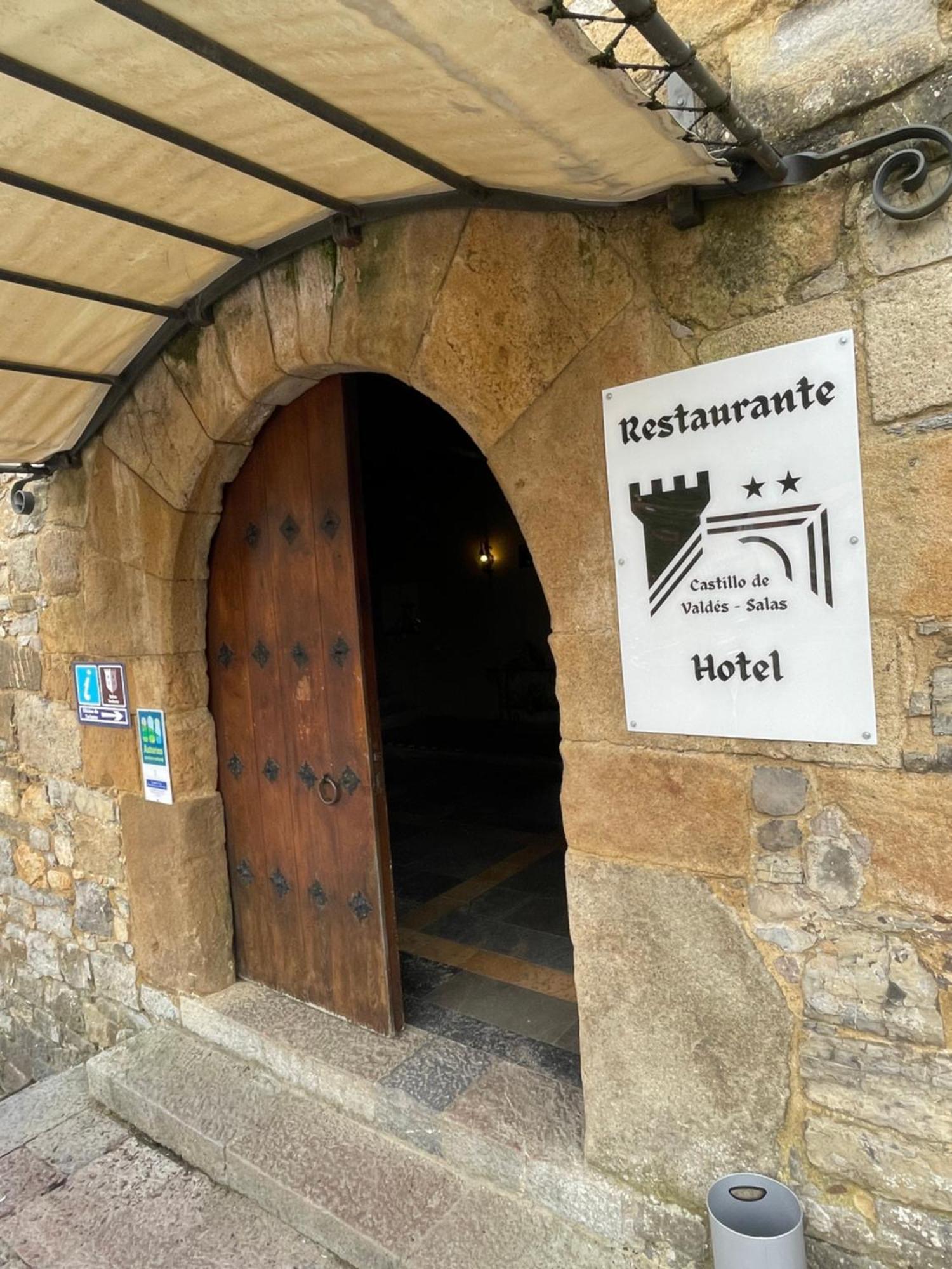 Castillo De Valdés Salas Salas (Asturias)