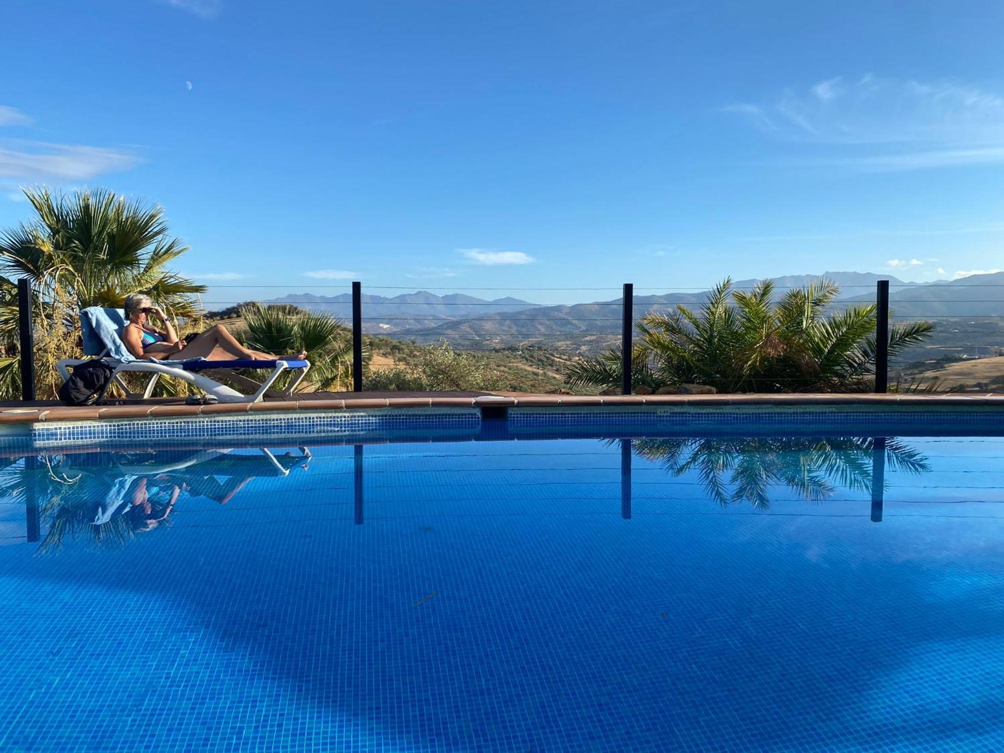 Tiny House 12m2 In With 55 M2 Pool Сasa de vacaciones Tolox