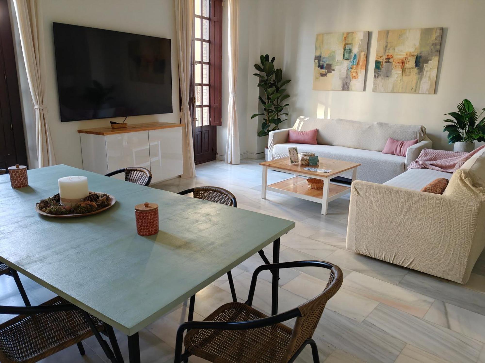 Charming Bright With Balconies On Cuesta Del Rosario Sevilla