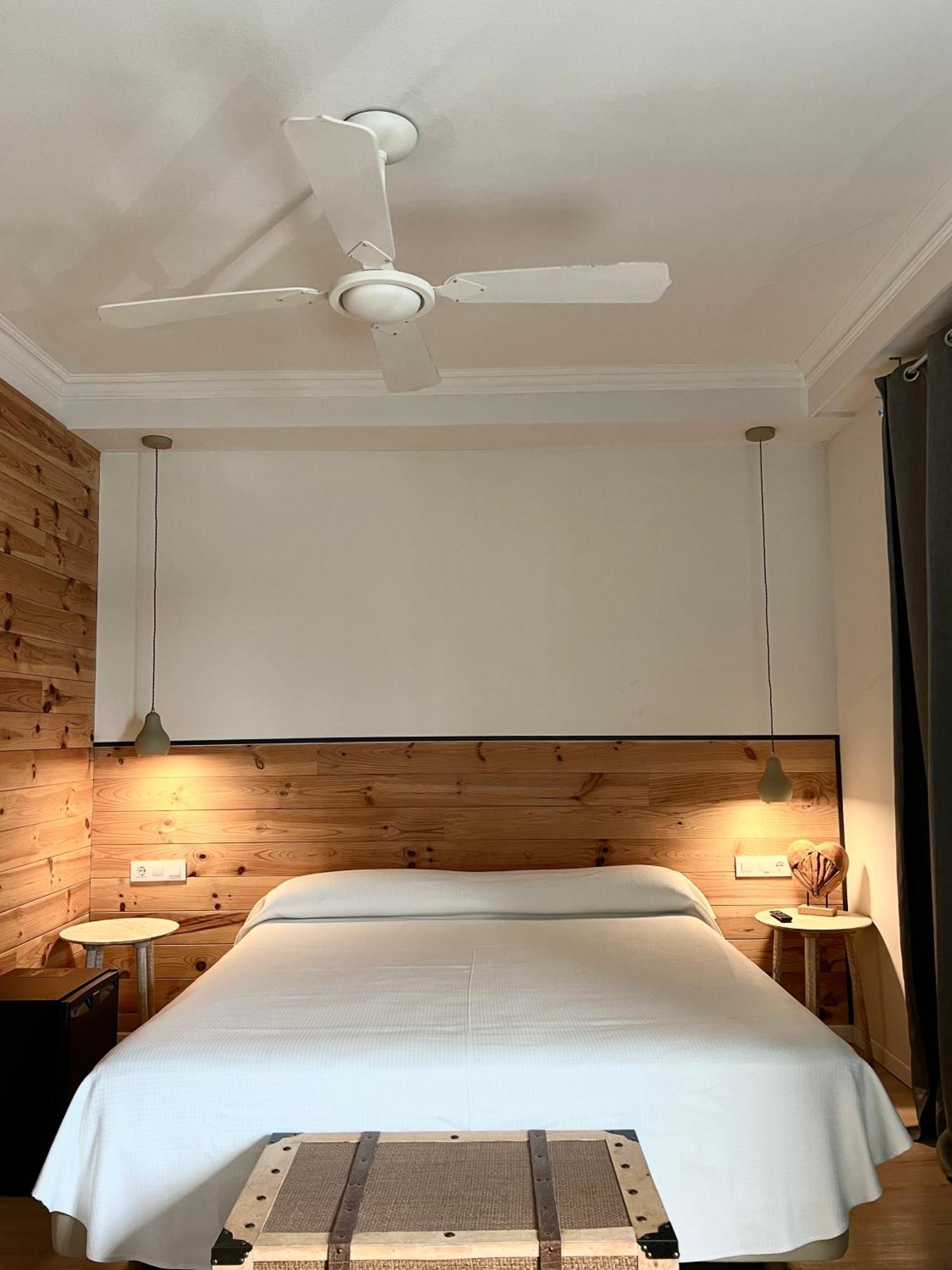 & Restaurant Figueres Parc Hotel Els Hostalets (Girona)
