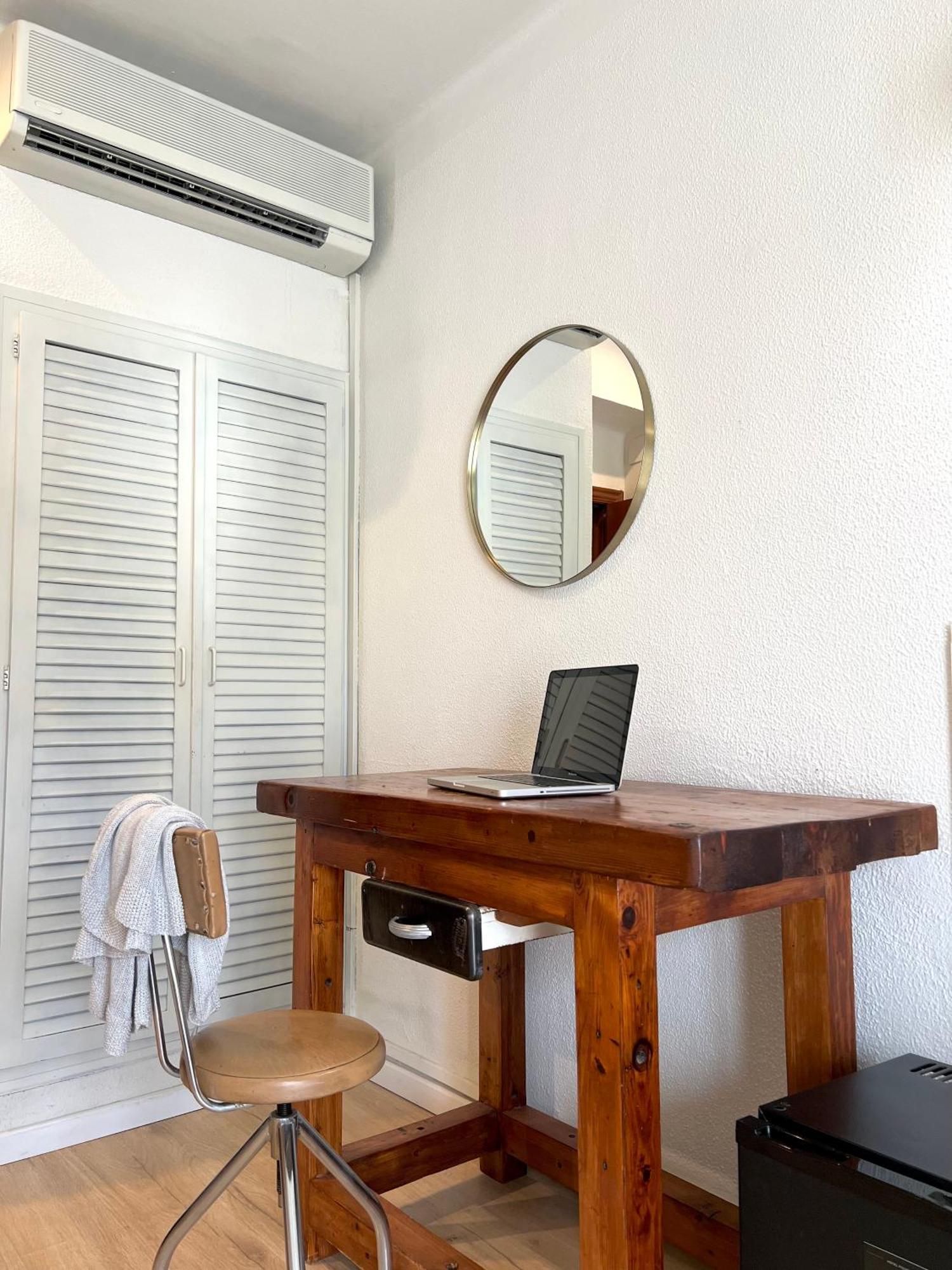 & Restaurant Figueres Parc Hotel Els Hostalets (Girona)