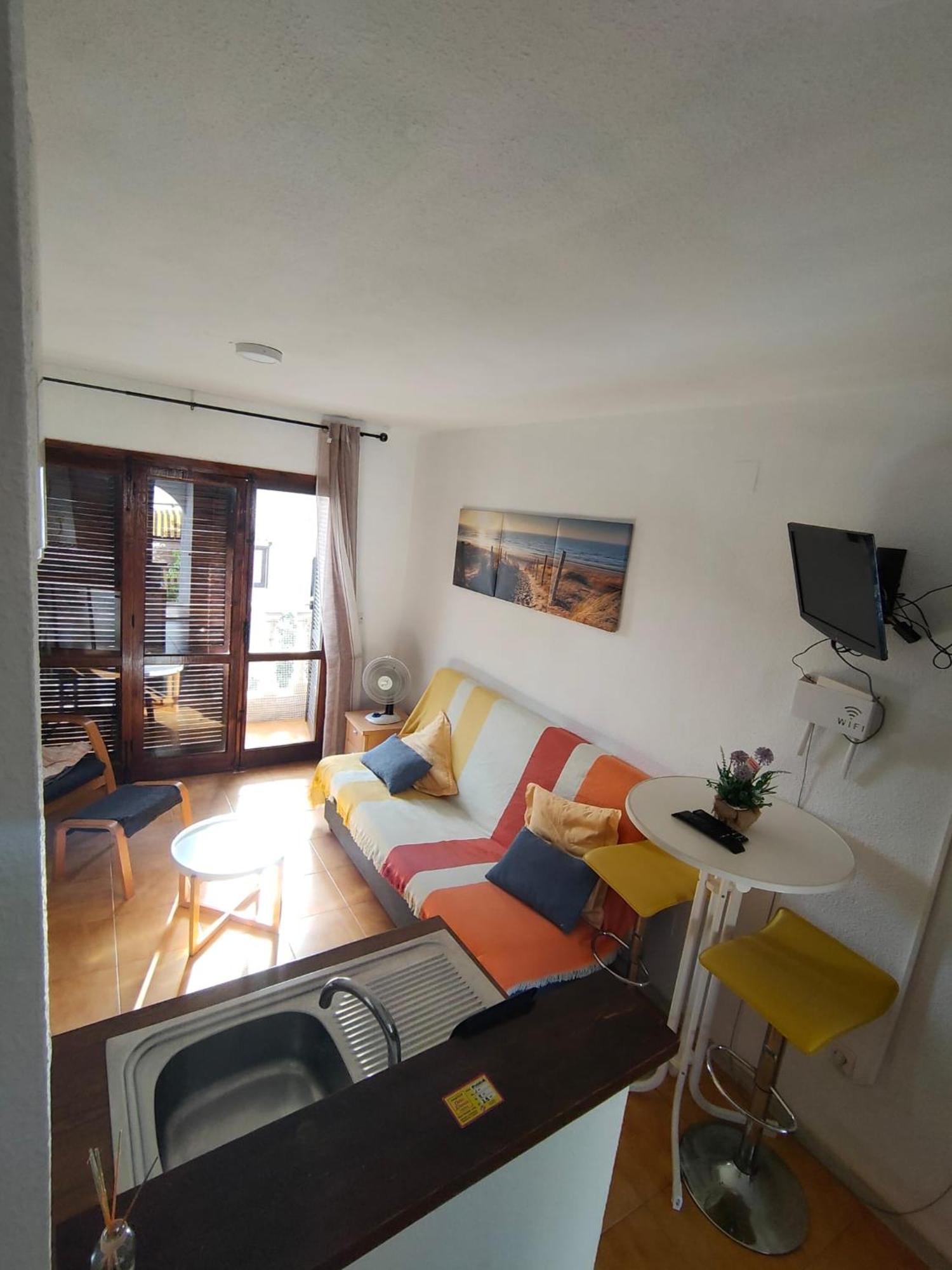 Apartamento Locos With Balcony And Wi-fi Torrevieja
