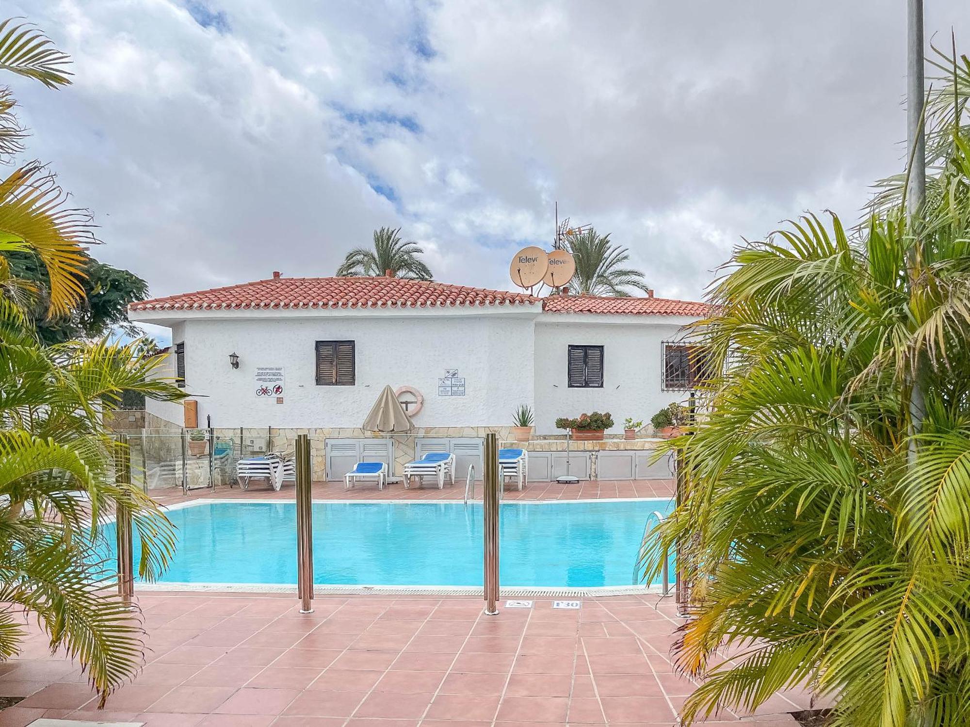 Private Chill-out Terrace - Pool Apartment *