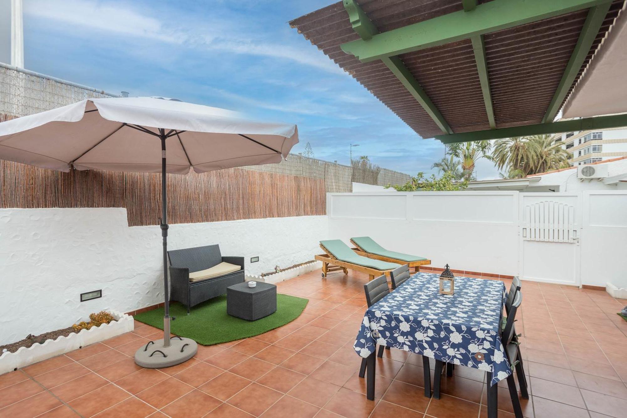 Private Chill-out Terrace - Pool Apartment San Bartolome de Tirajana (Gran Canaria)