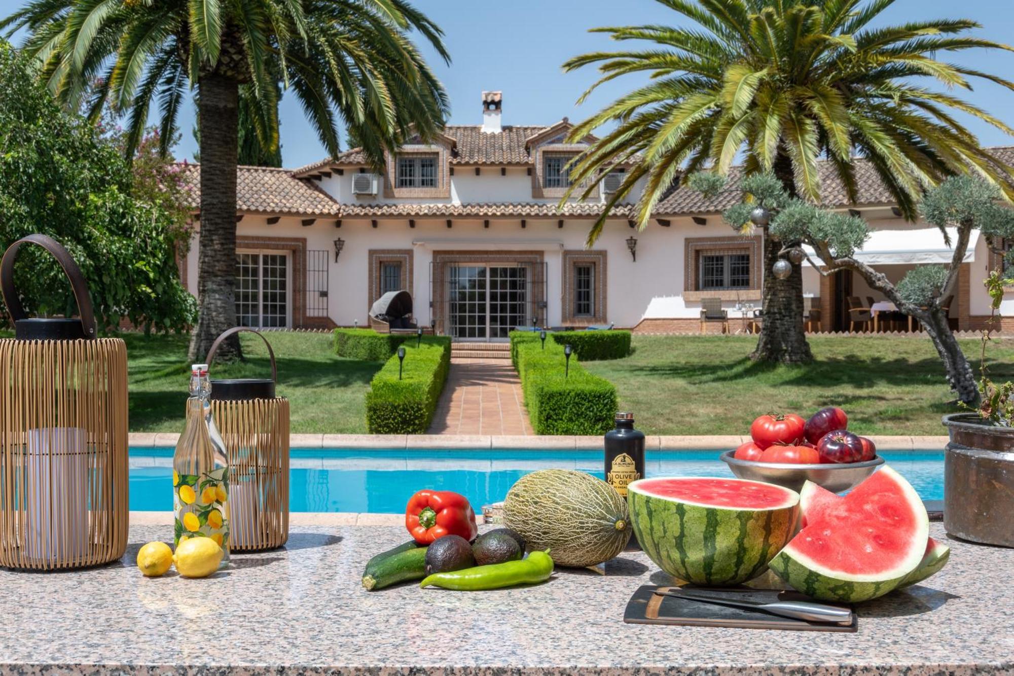 Andalusische Luxus-finca La Almunia Garden Ronda Villa