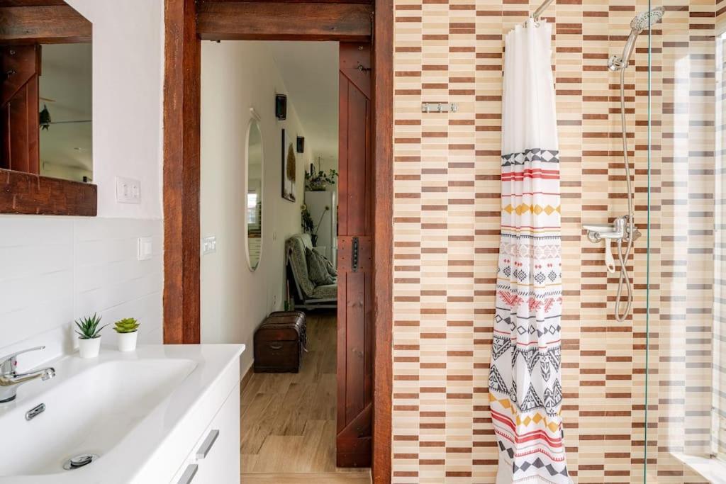 Apartamento With Shared Pool. Coria del Río