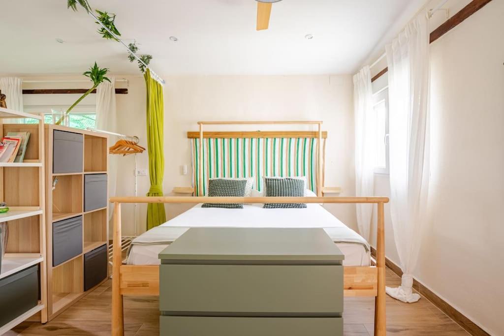 Apartamento With Shared Pool.