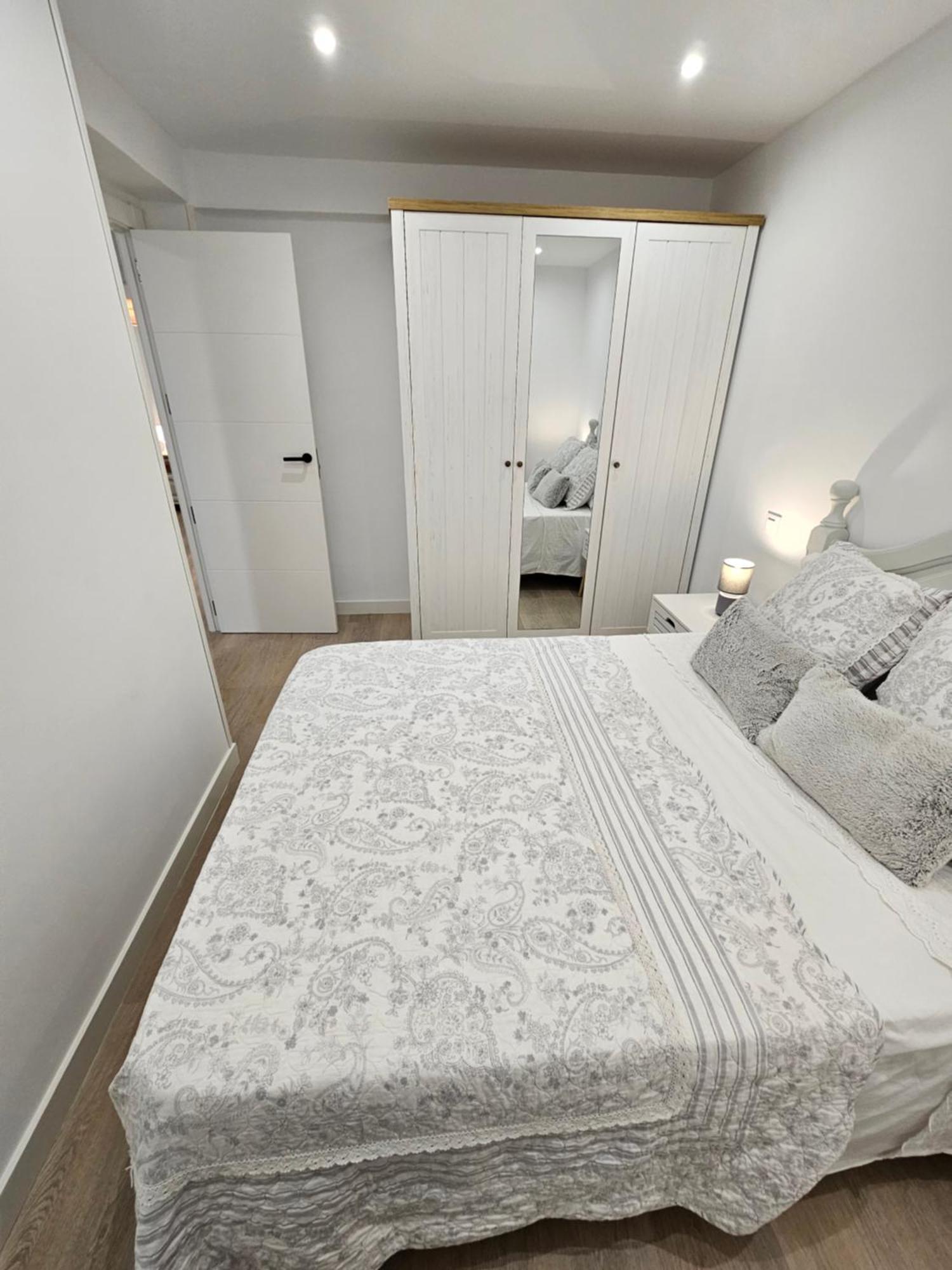 Tati Homes - Ruiz Zorrilla 2,5 Apartment