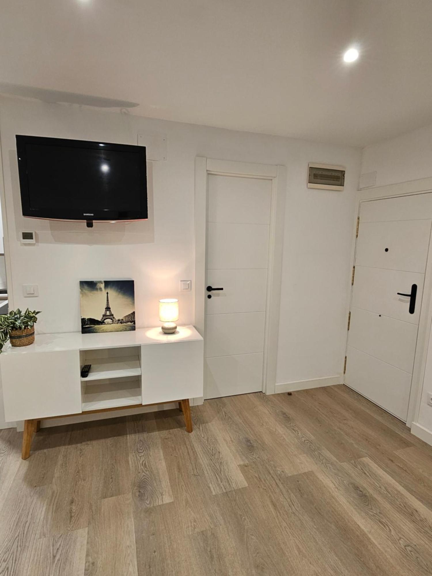 Tati Homes - Ruiz Zorrilla 2,5 Apartment