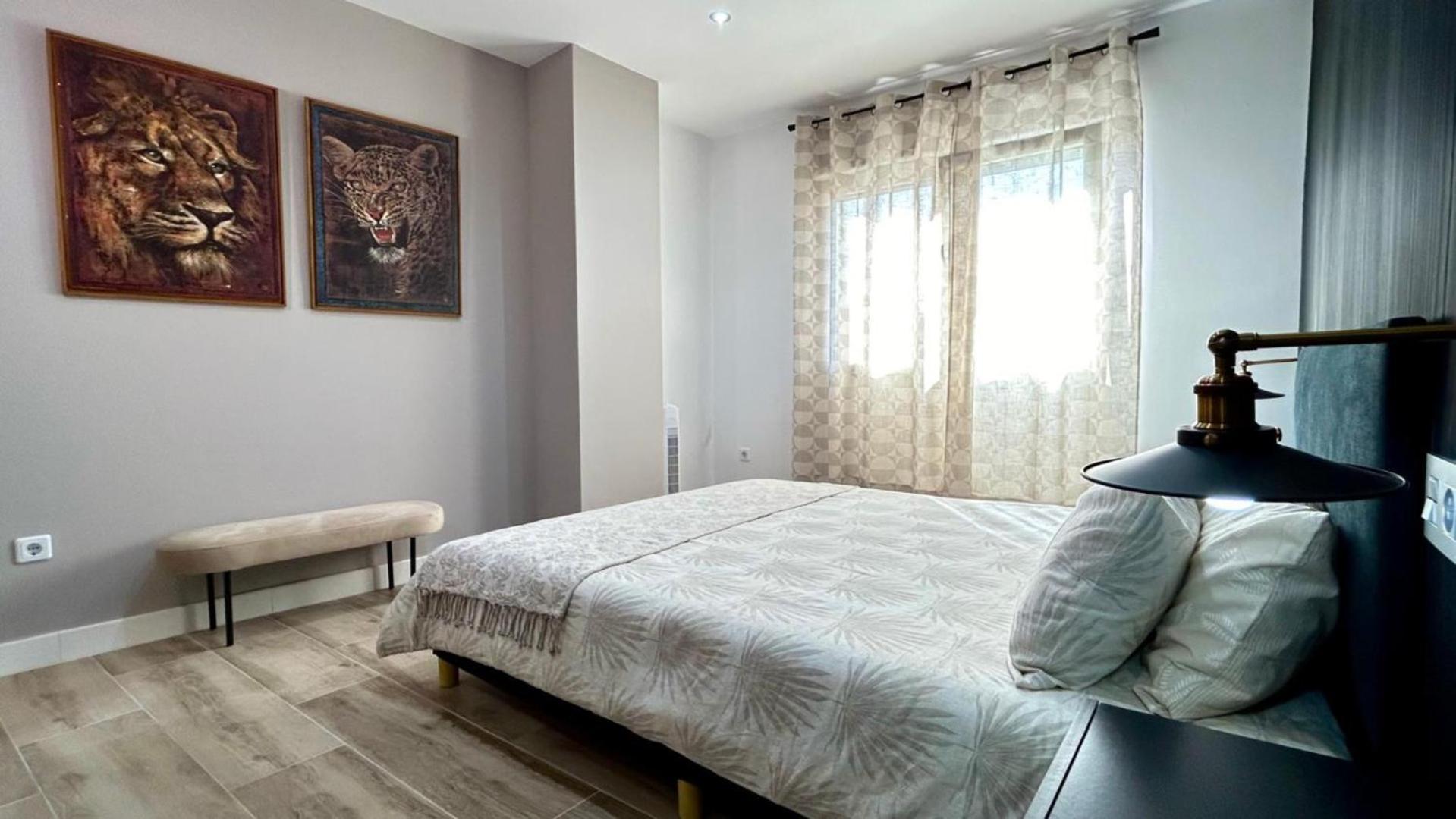 Moderno Y Amplio Con Vistas A La Bahia Apartamento Algeciras