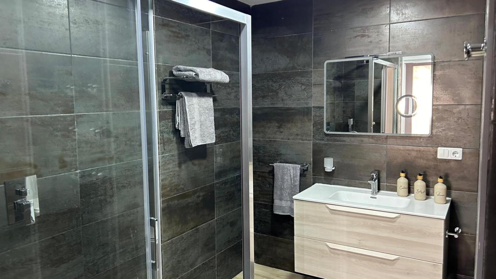 Apartamento Moderno Y Amplio Con Vistas A La Bahia Algeciras
