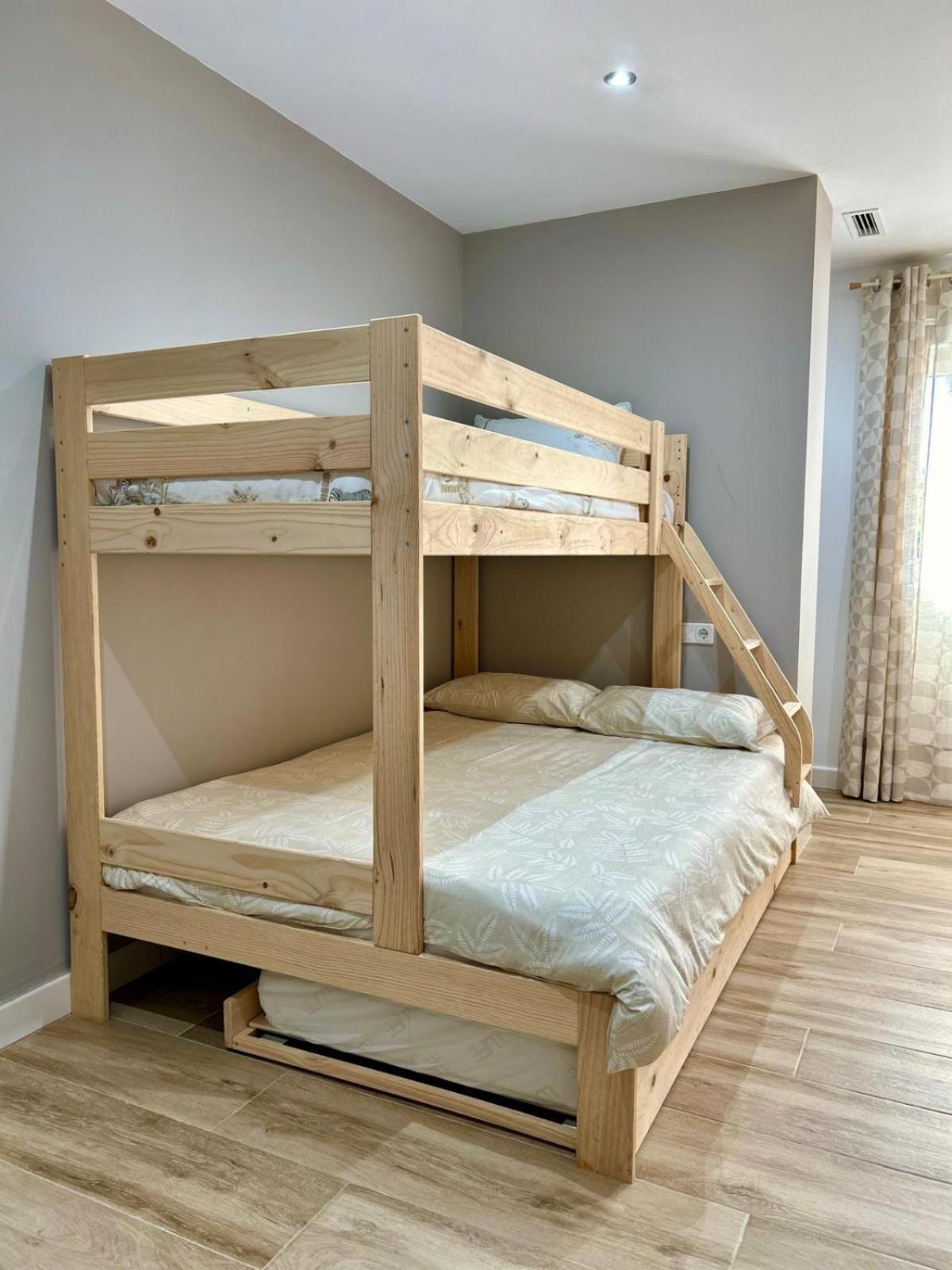 Moderno Y Amplio Con Vistas A La Bahia Apartamento