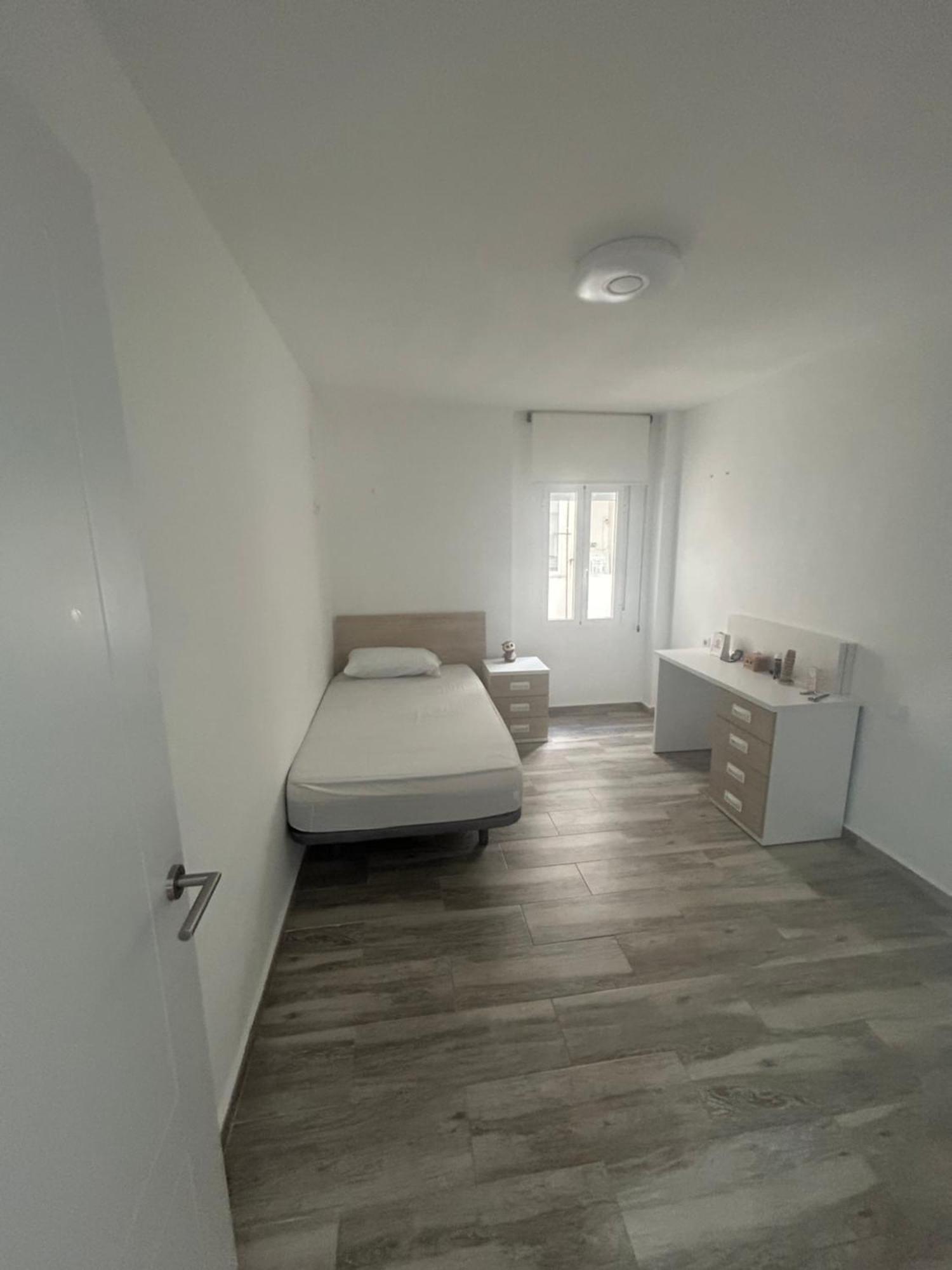 En Apartment *