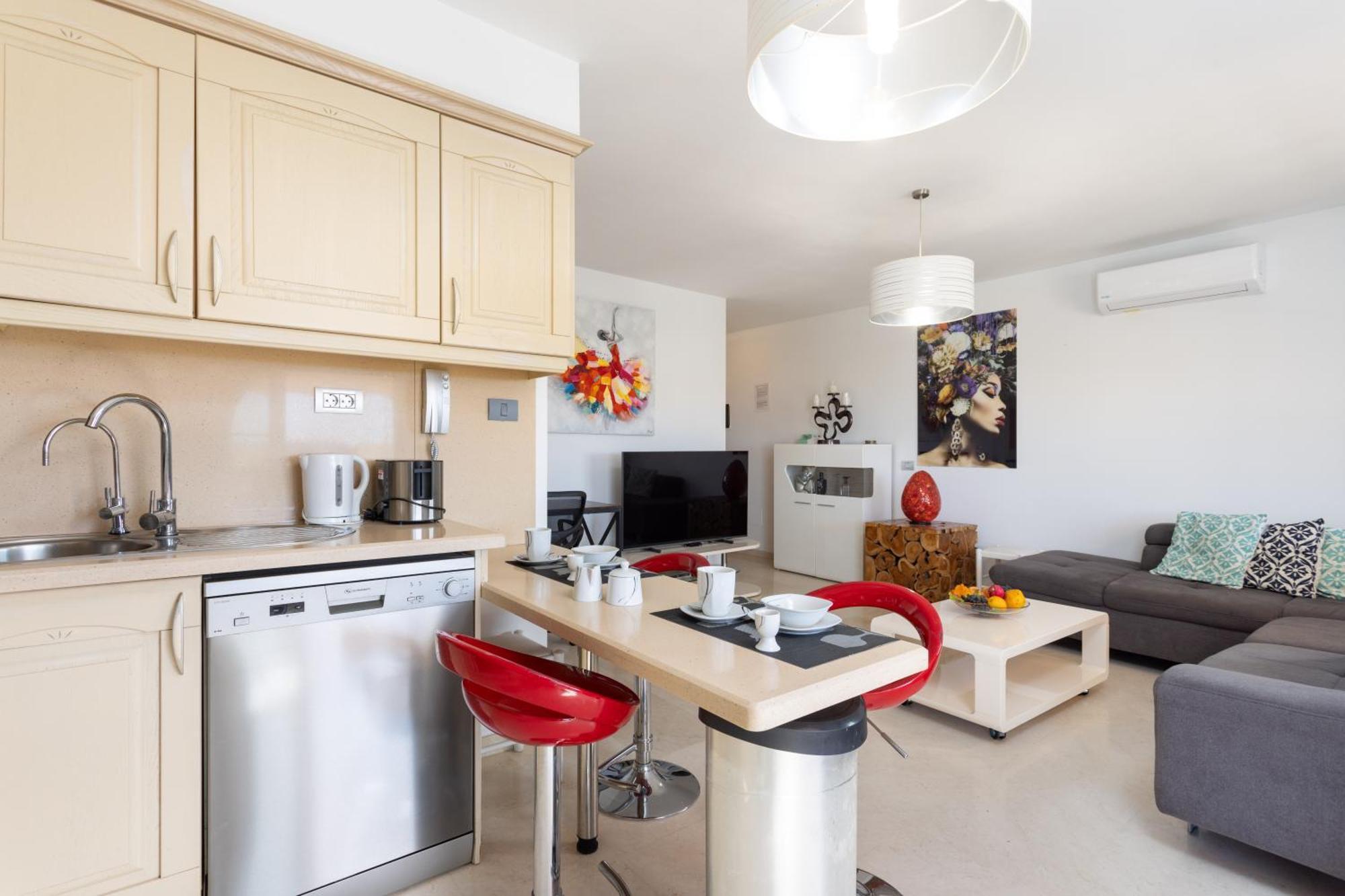 Sunshine Apartment *