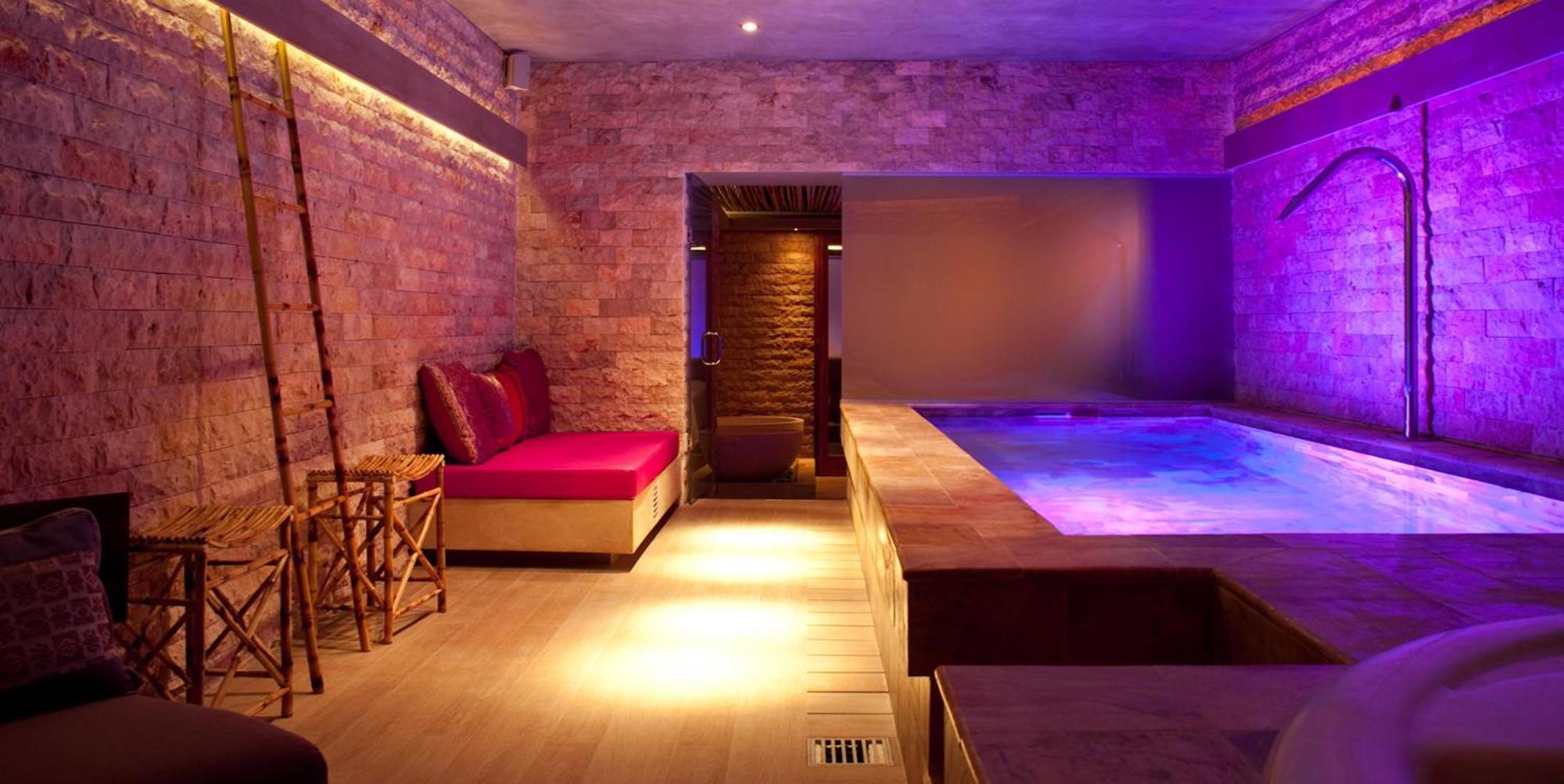 The Giri Hotel *
