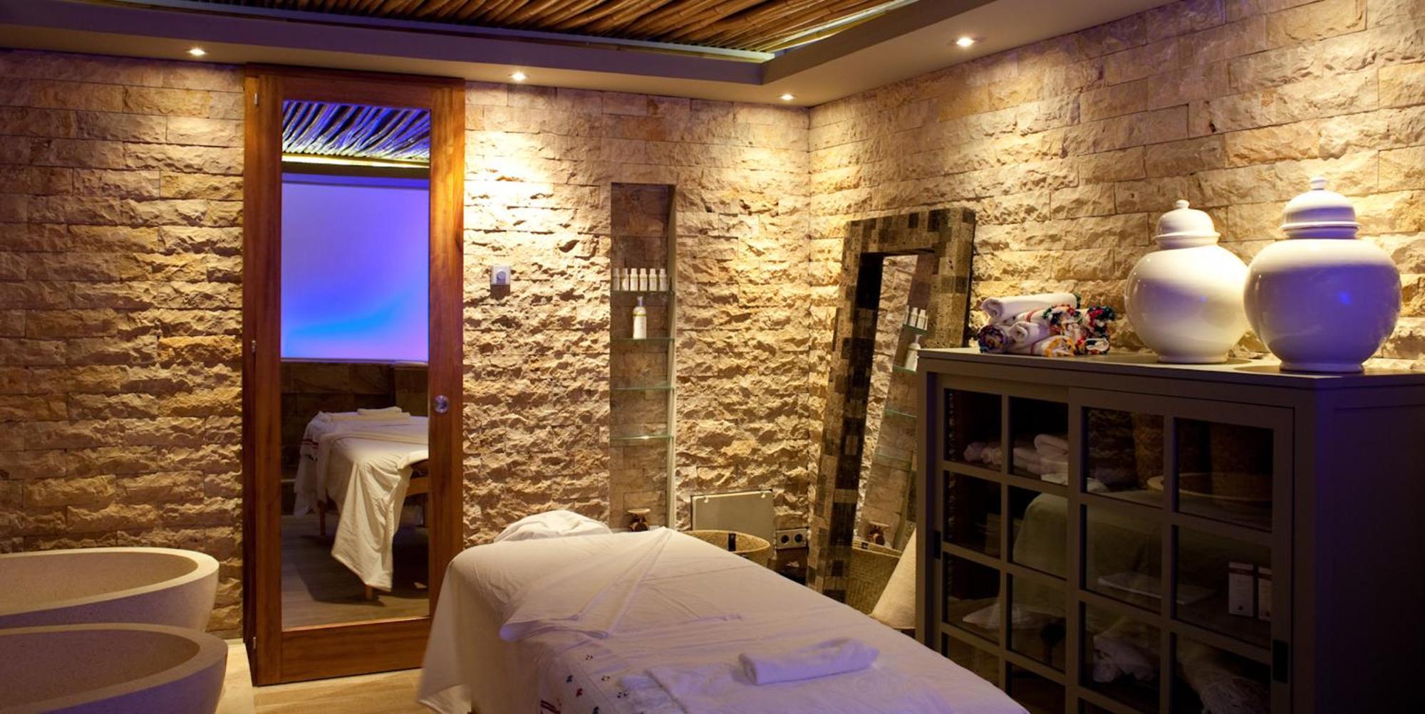 The Giri Hotel *