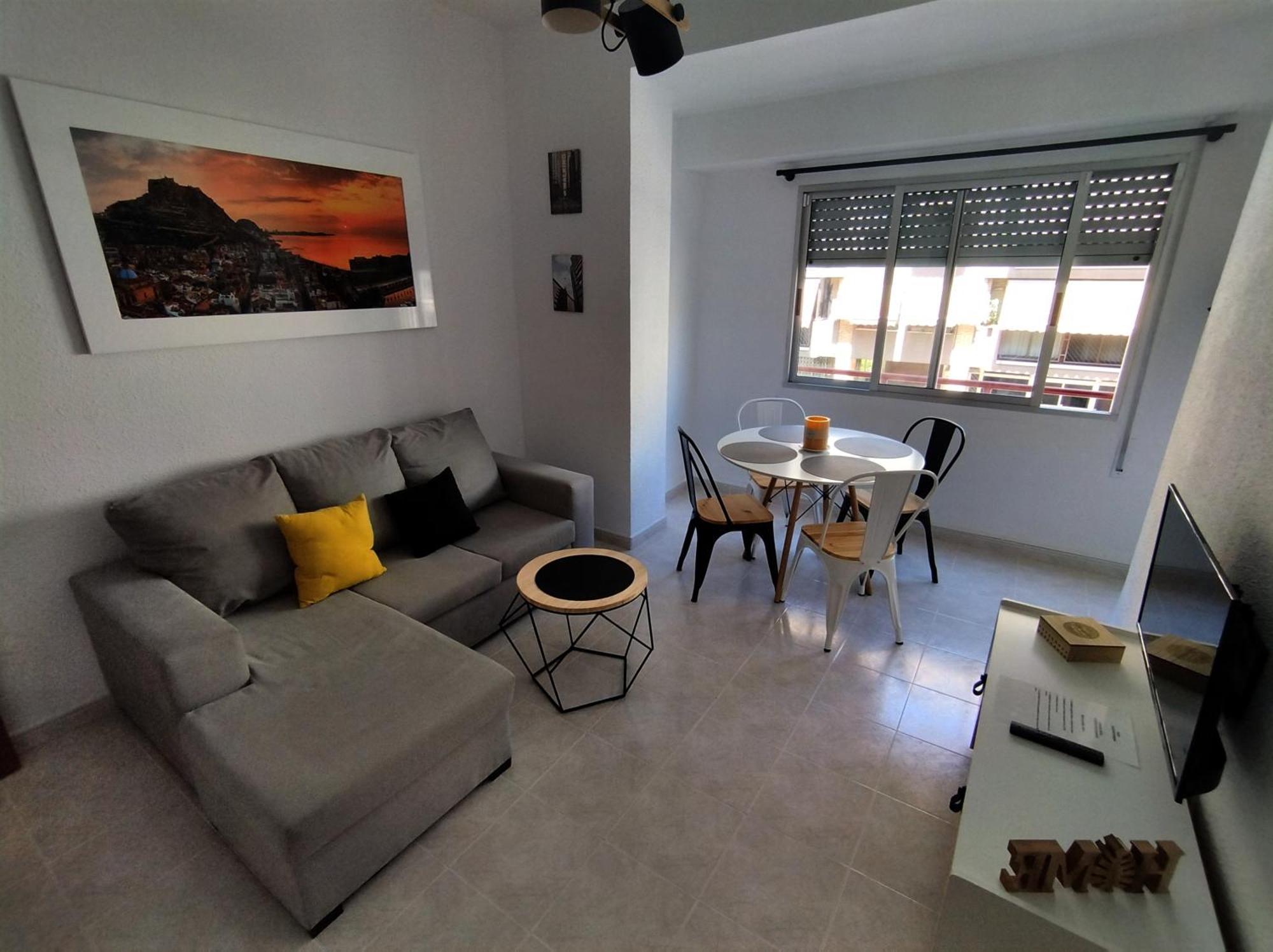En Compartido W Host Habitación en casa particular Alicante