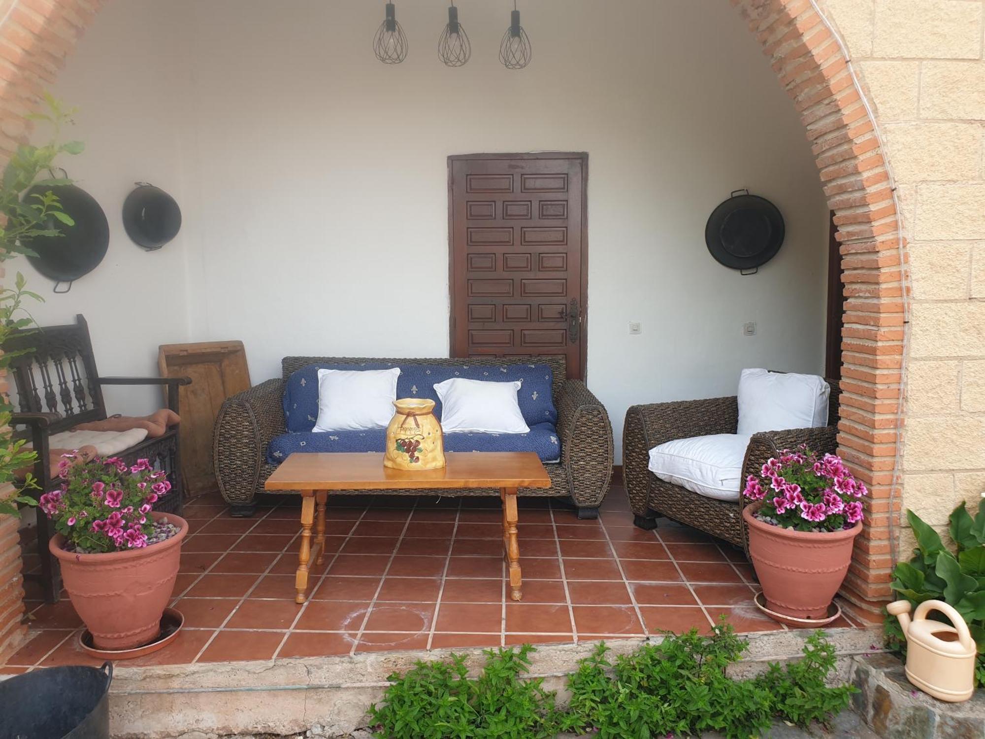 Casa Turistica Carmen, Con Chimenea, Amplia Zona De Jardin, Barbacoa, Piscina Y Garaje
