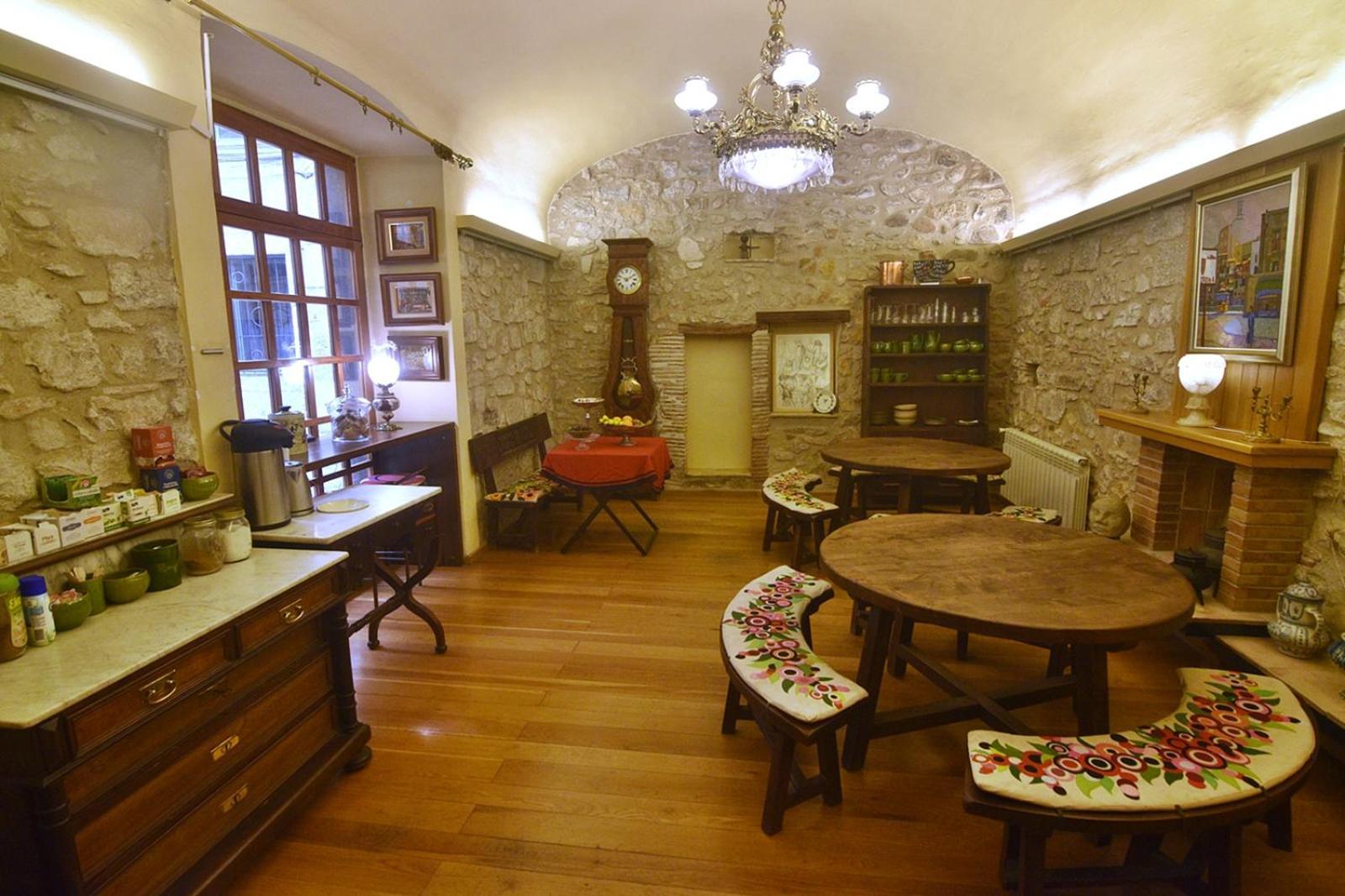 Pensió Bellmirall 2* Gerona