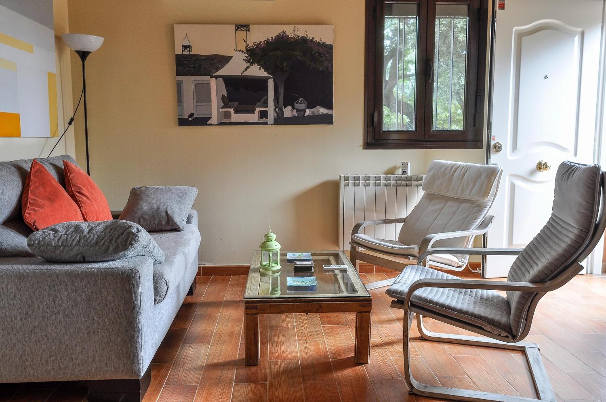 Acogedora Casa Con Jardin By *