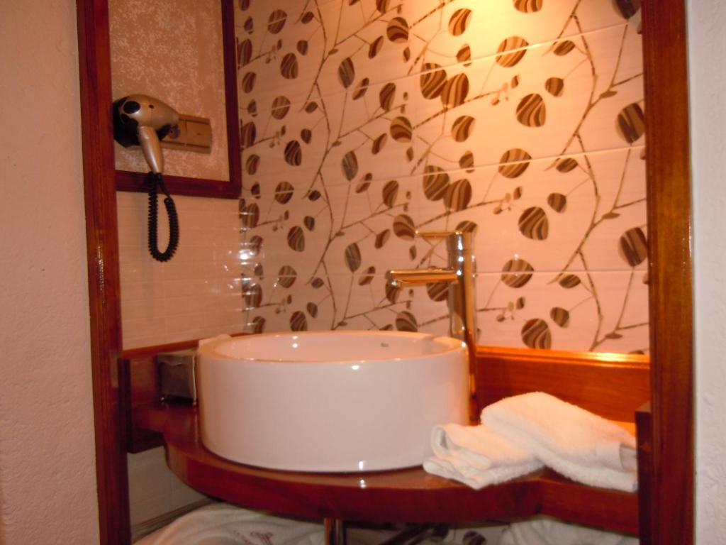 La Torre De Isla & Guest house 3*