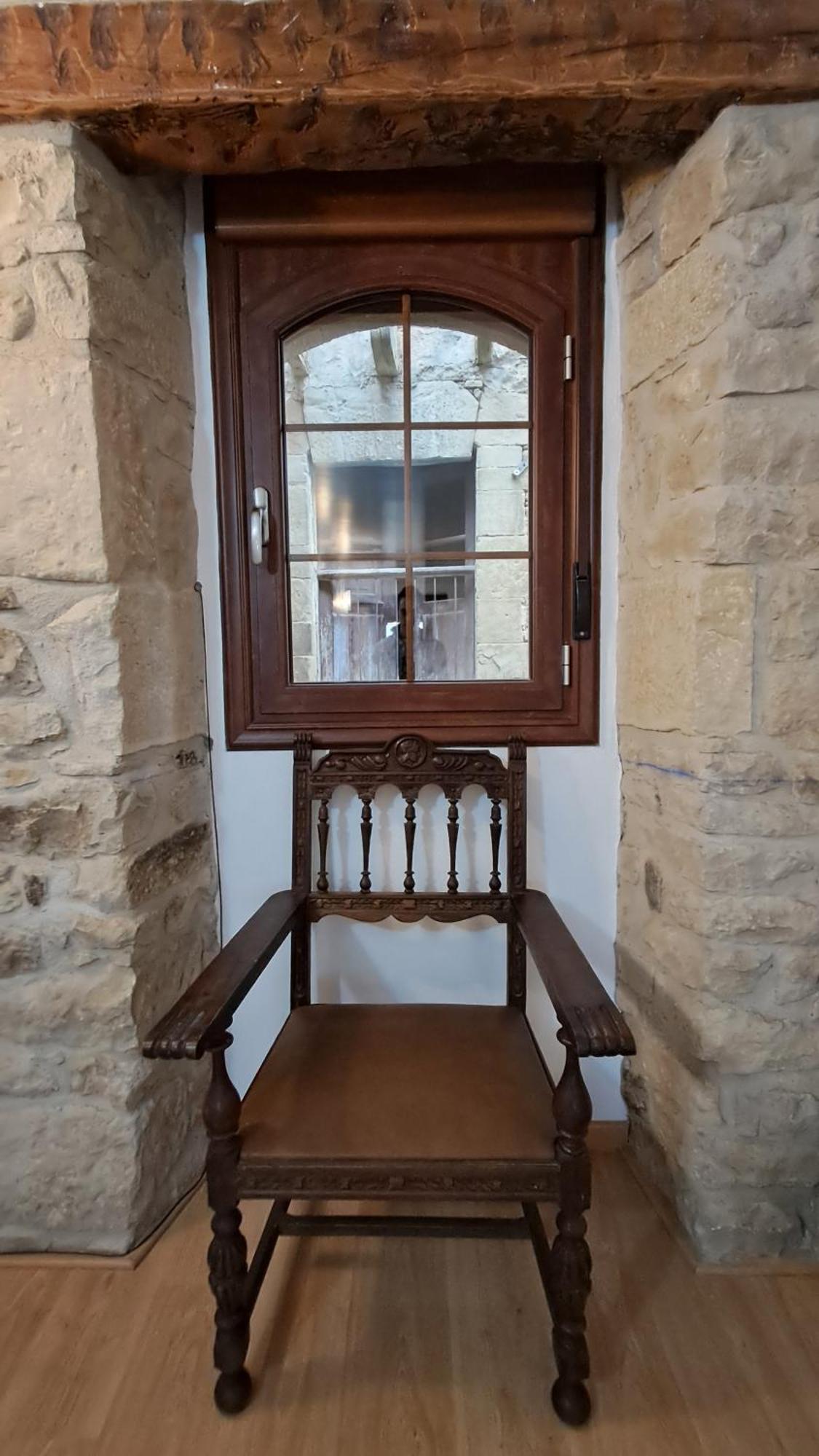La Casona De *