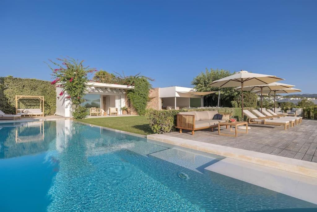 Exclusive Luxury With Stunning Sea Views