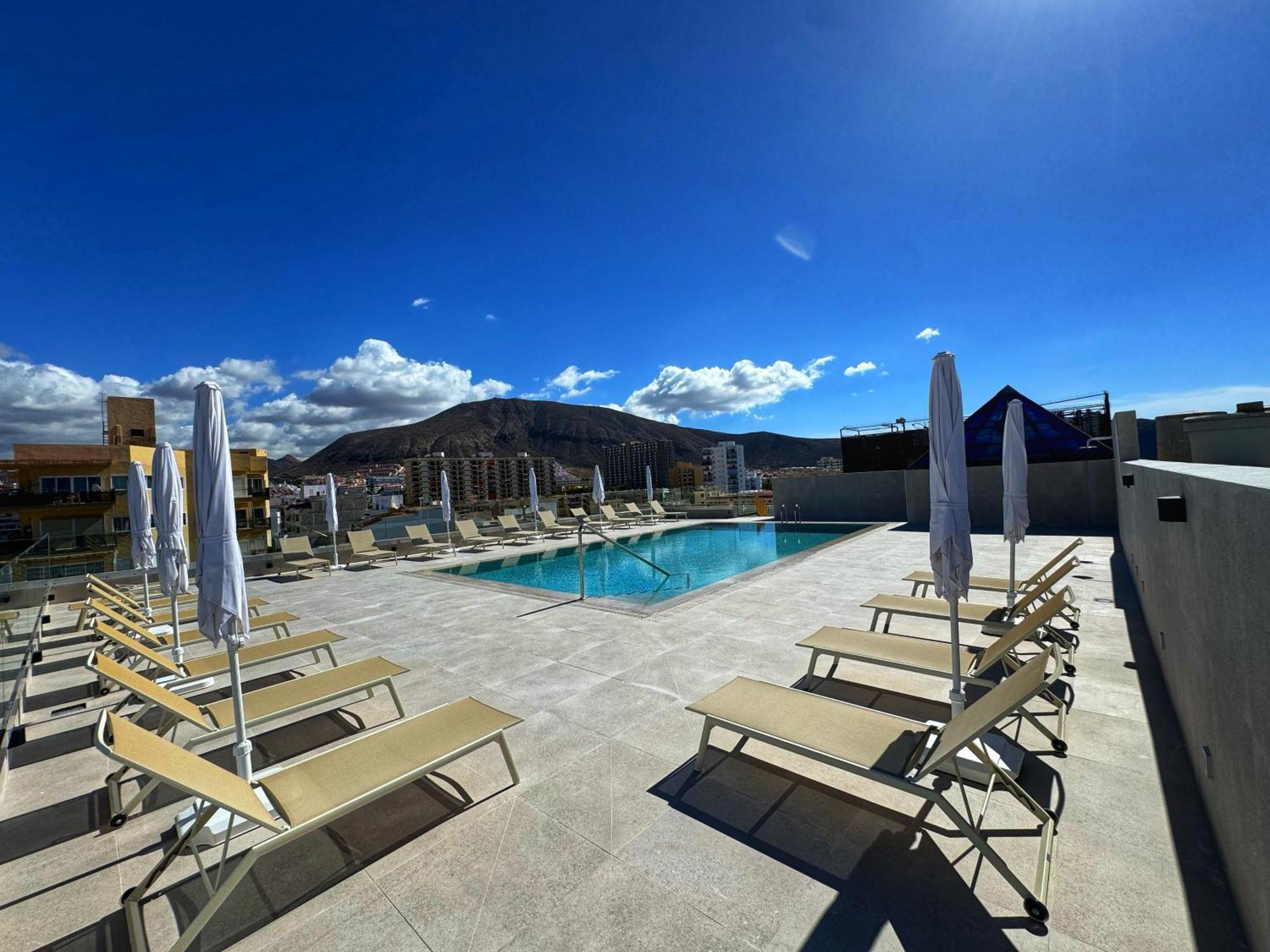 Reveron Plaza Hotel