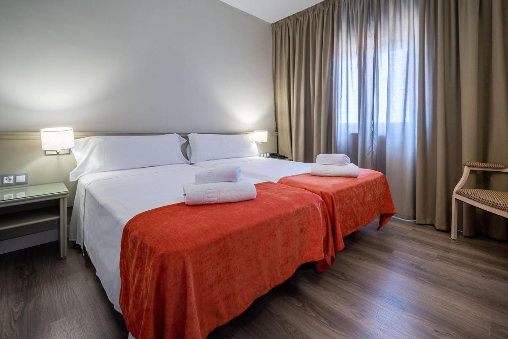 Hotel Pato Rojo 3*