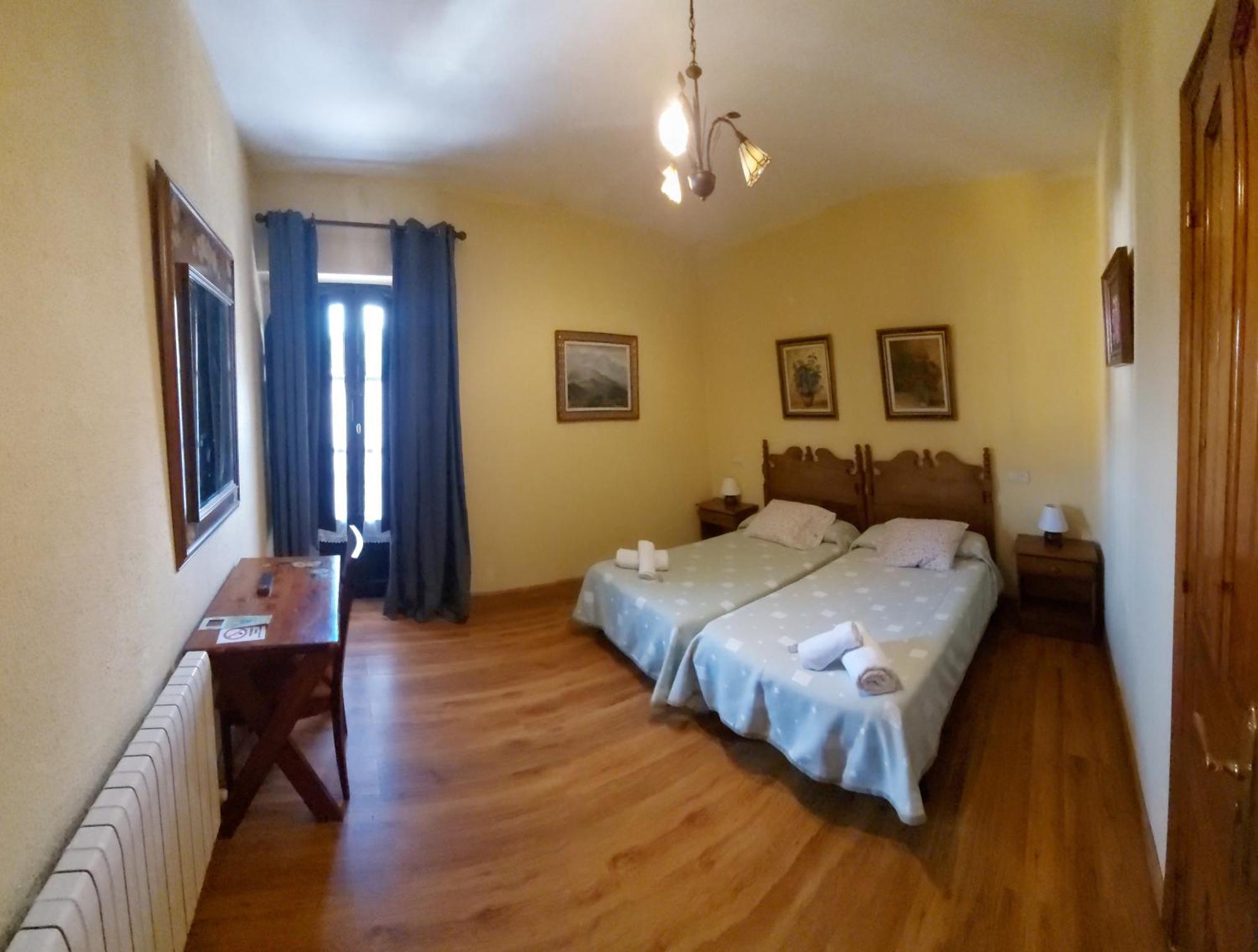 Plaza Del Ayuntamiento 3*