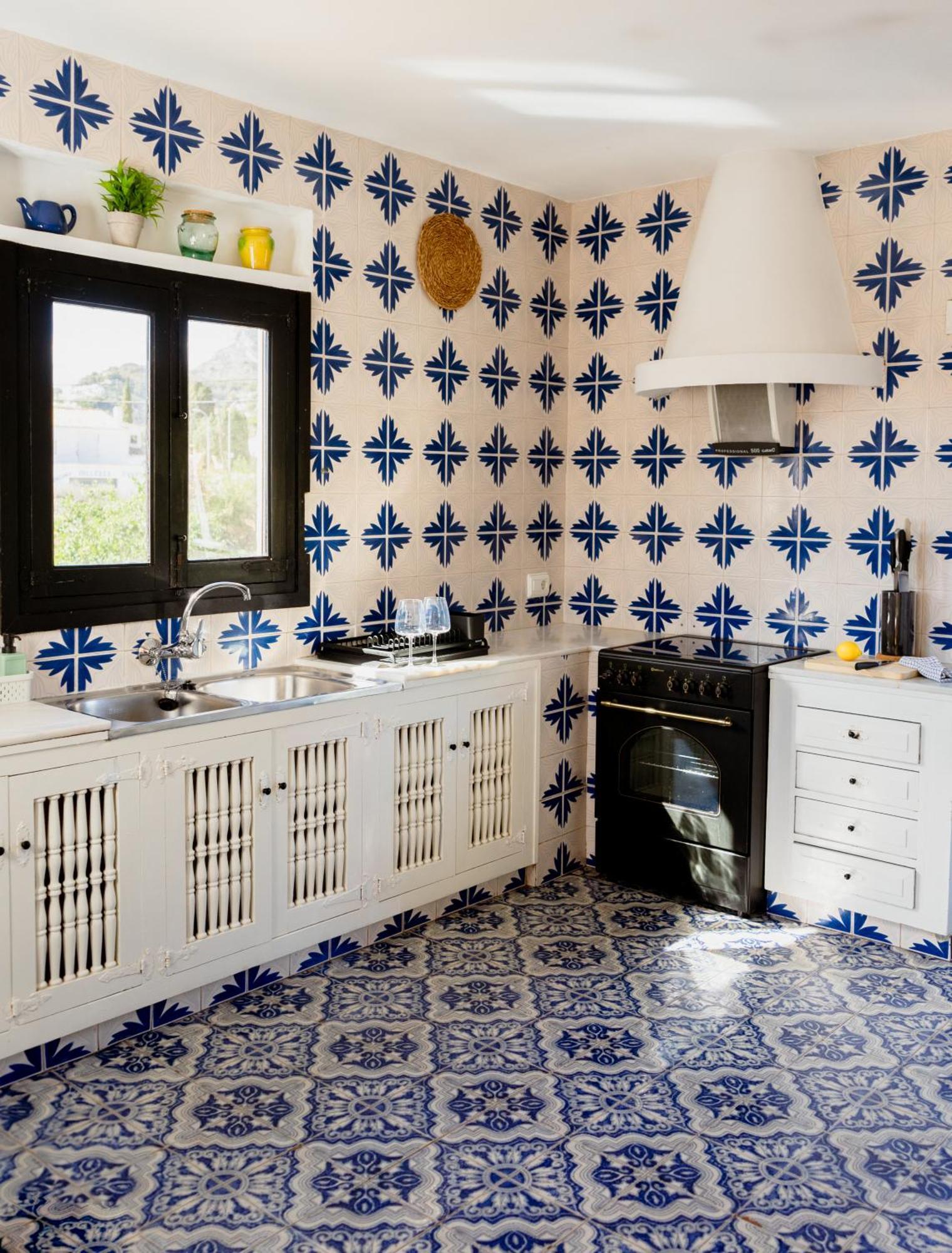 La Renda Mediterranean - Beach, Port And Amenities Within Walking Distance *