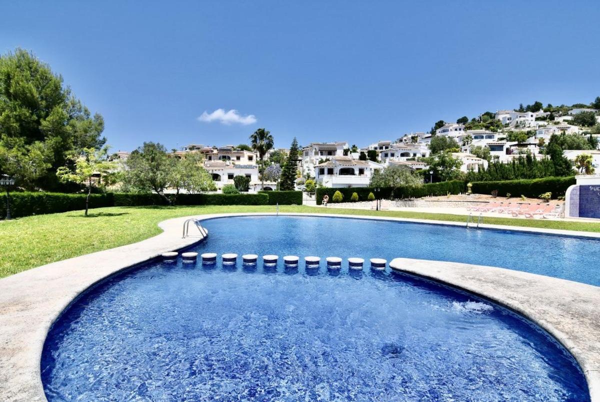Stunning Mountain Views! Private With Fabulous Communal Pool! *