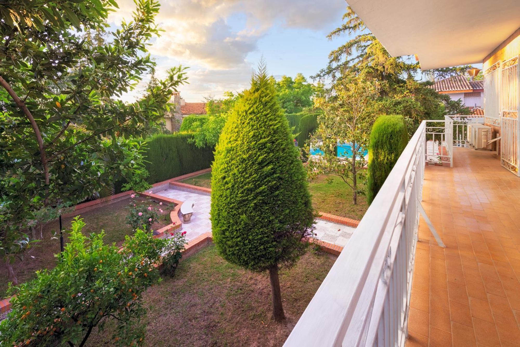 Granada Garden Deluxe Villa *