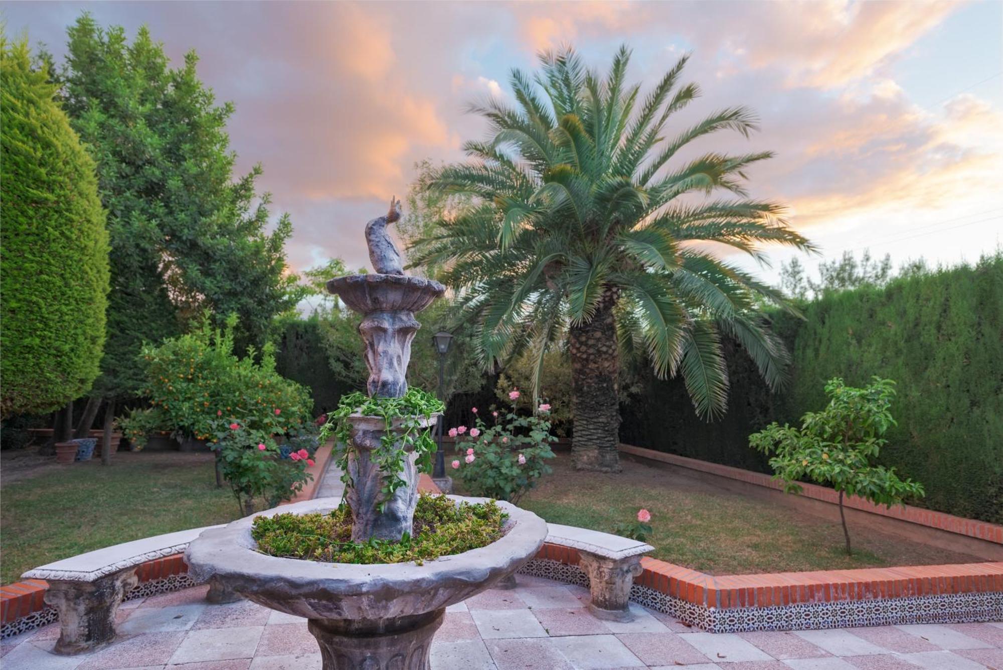 Granada Garden Deluxe Villa