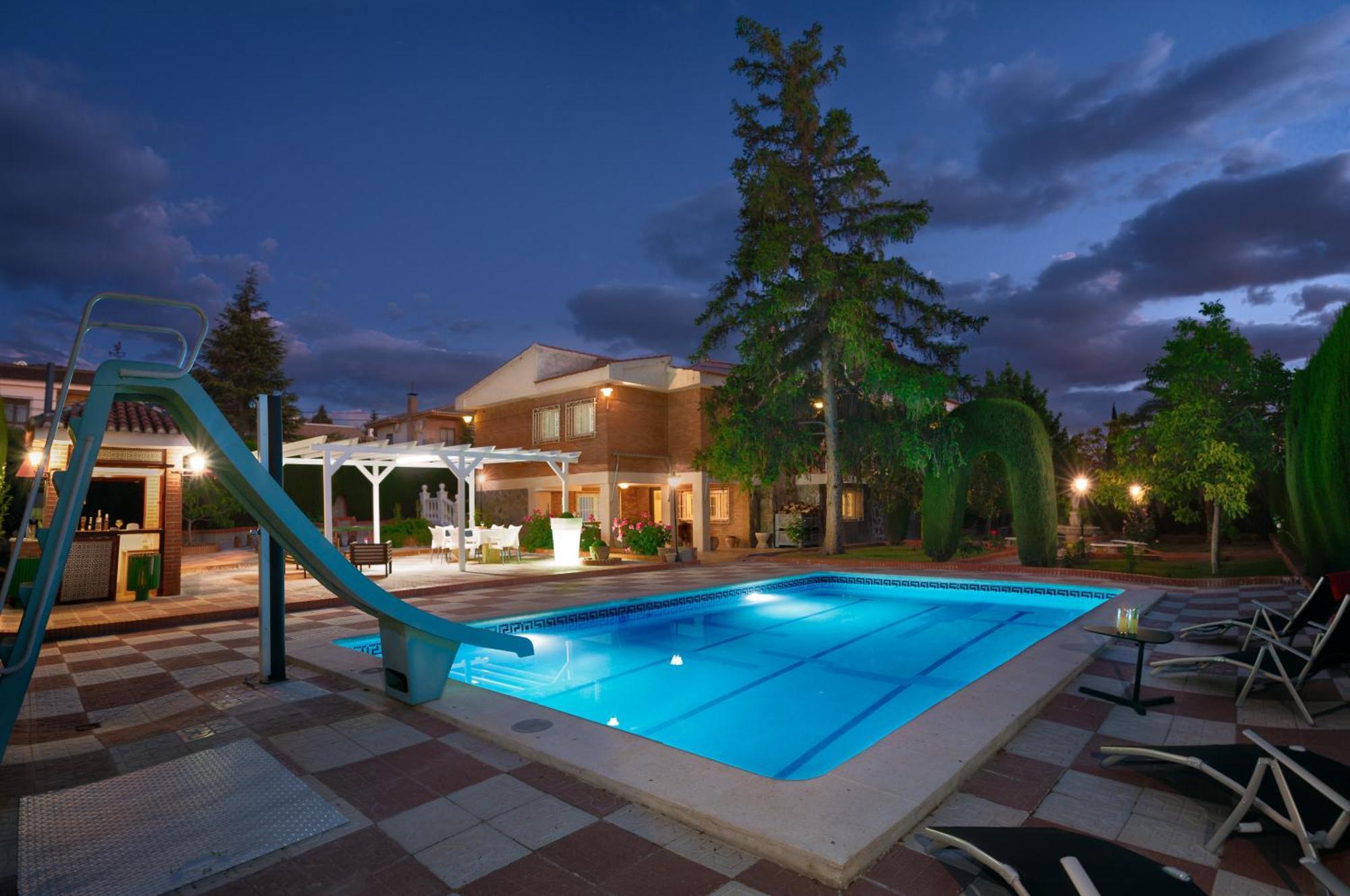Granada Garden Deluxe Villa *