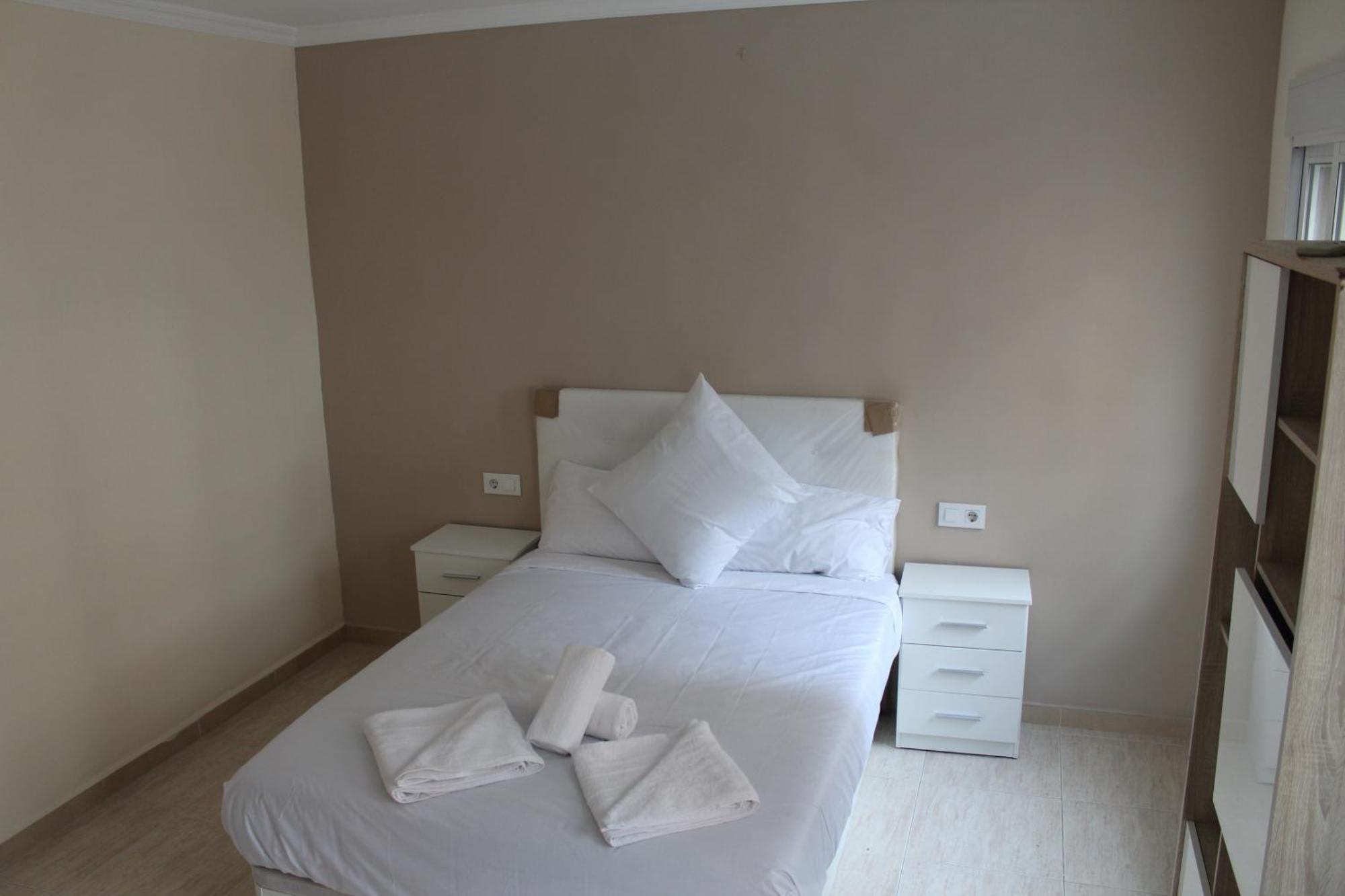 Angeles Guest house *