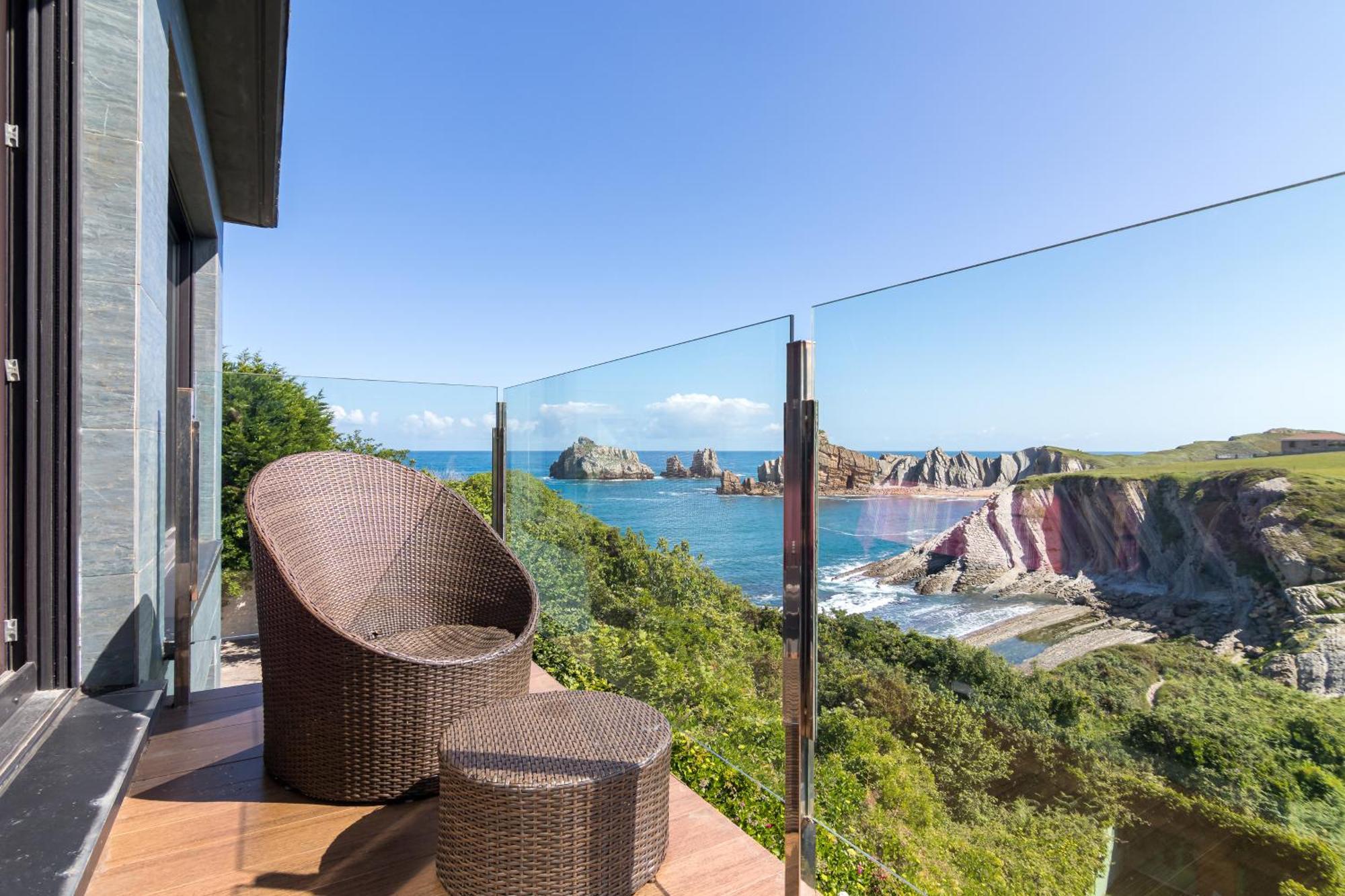 Espectacular Al Borde Del Mar * Liencres